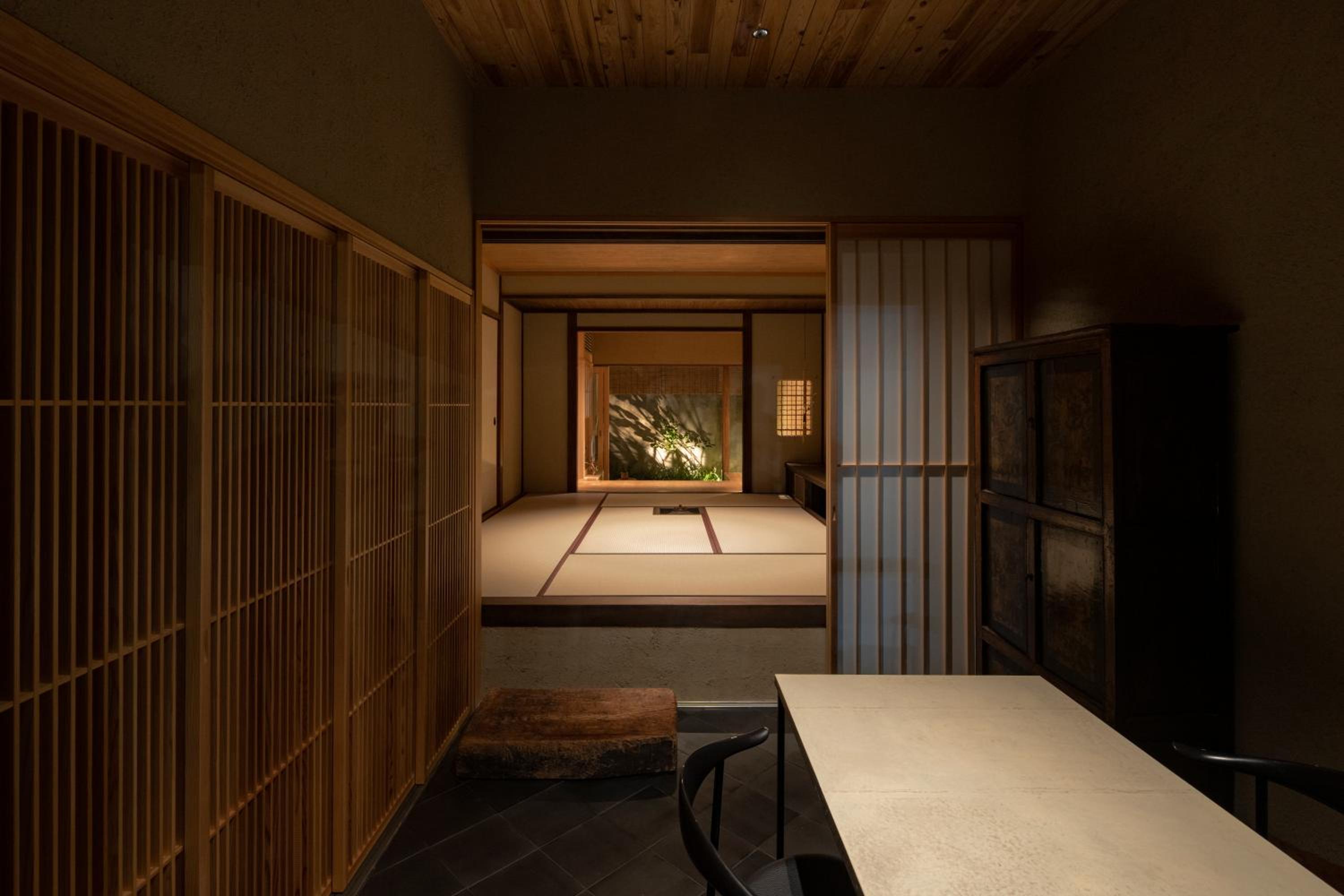 Japanese-Style Townhouse - Non-Smoking
