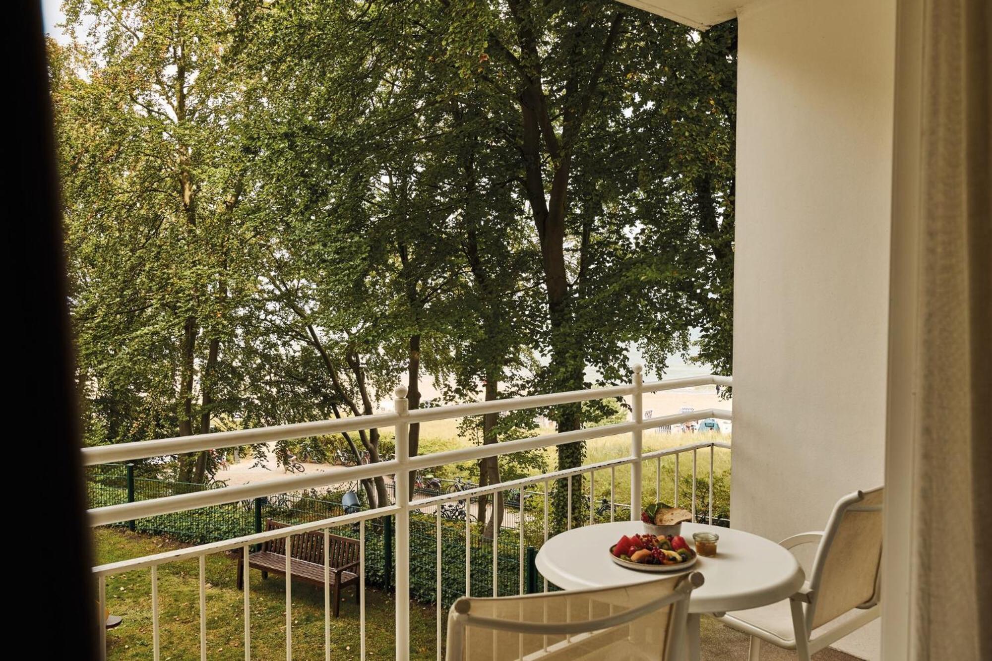 Deluxe Double Room with Side Sea View - Photo 7