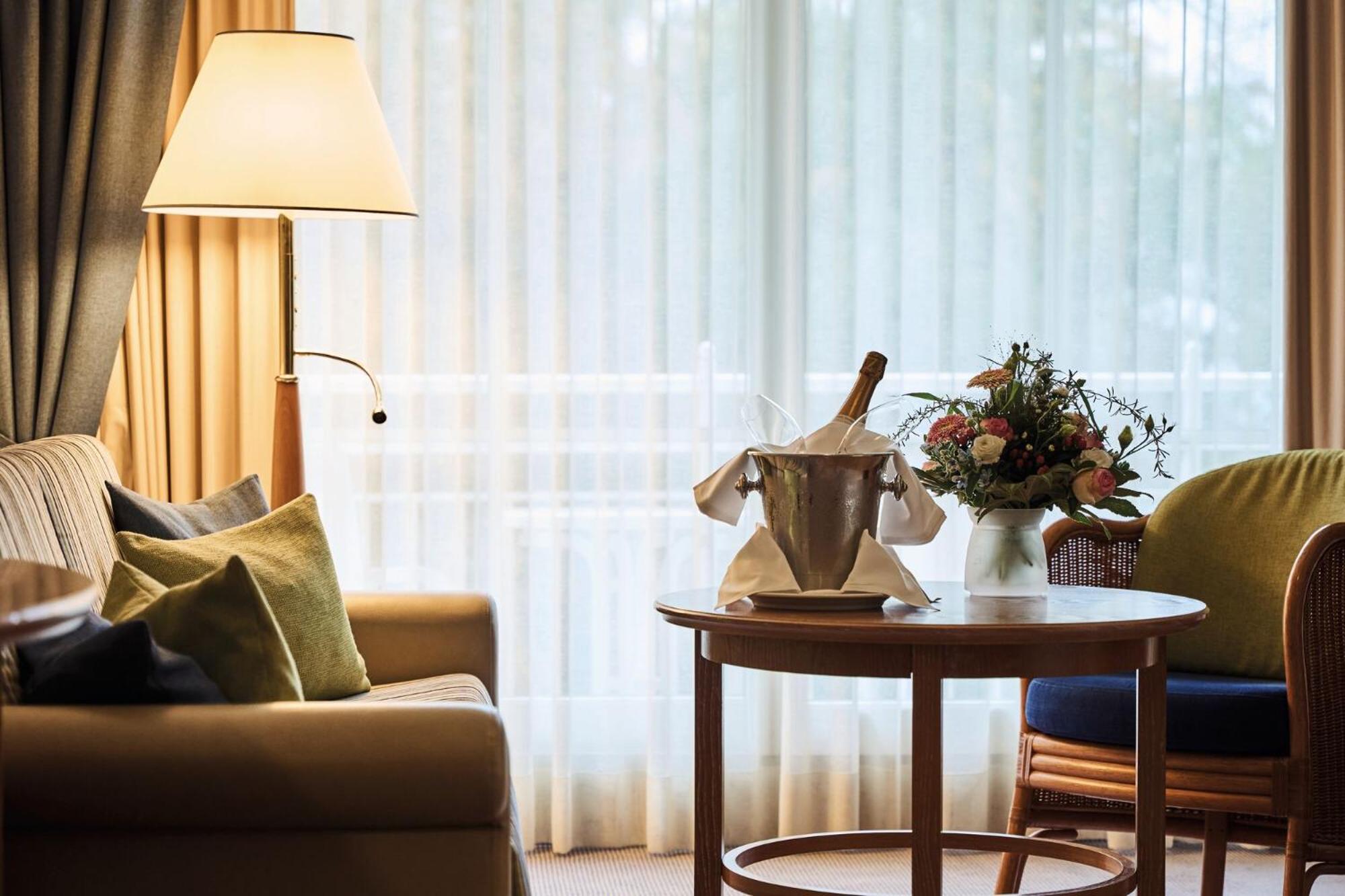 Deluxe Double Room with Side Sea View