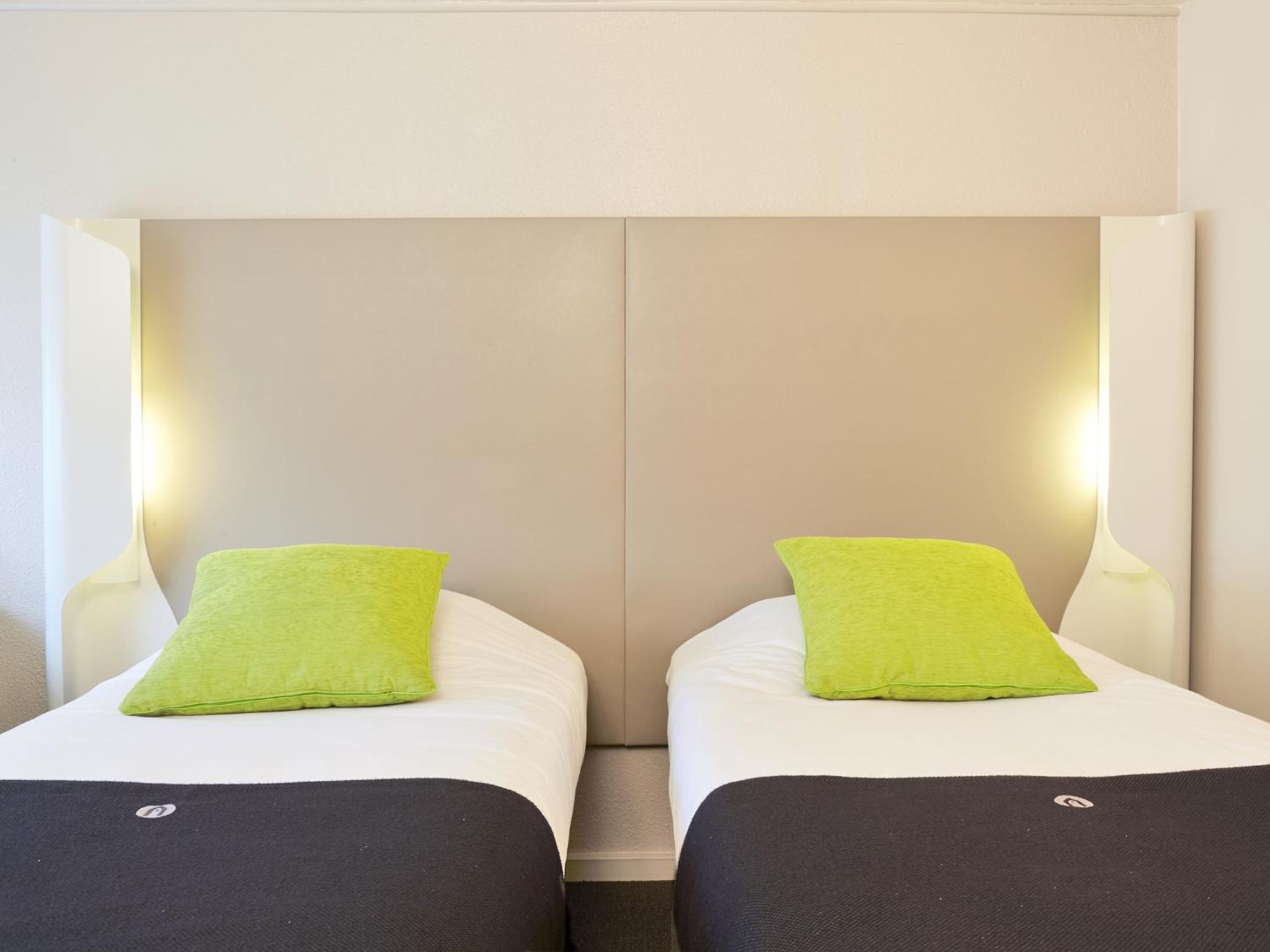Standard Twin Room - Photo 2