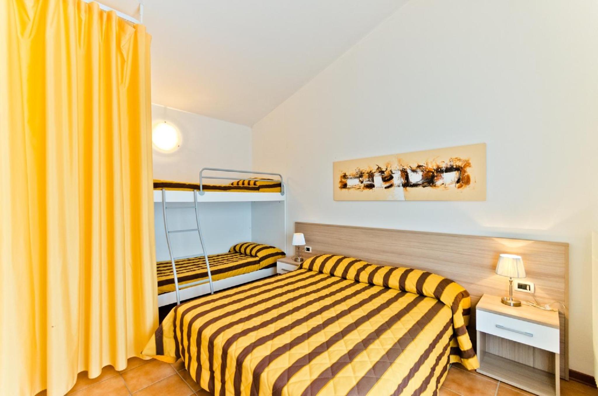 One-Bedroom Apartment (5 Adults) - Photo 1