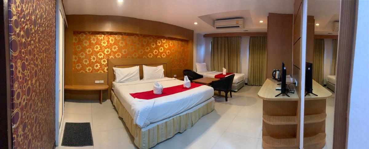 Triple Room with City View - Photo 2