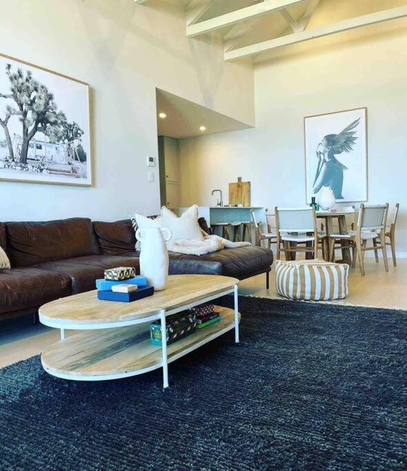 Three-Bedroom Apartment photo 1