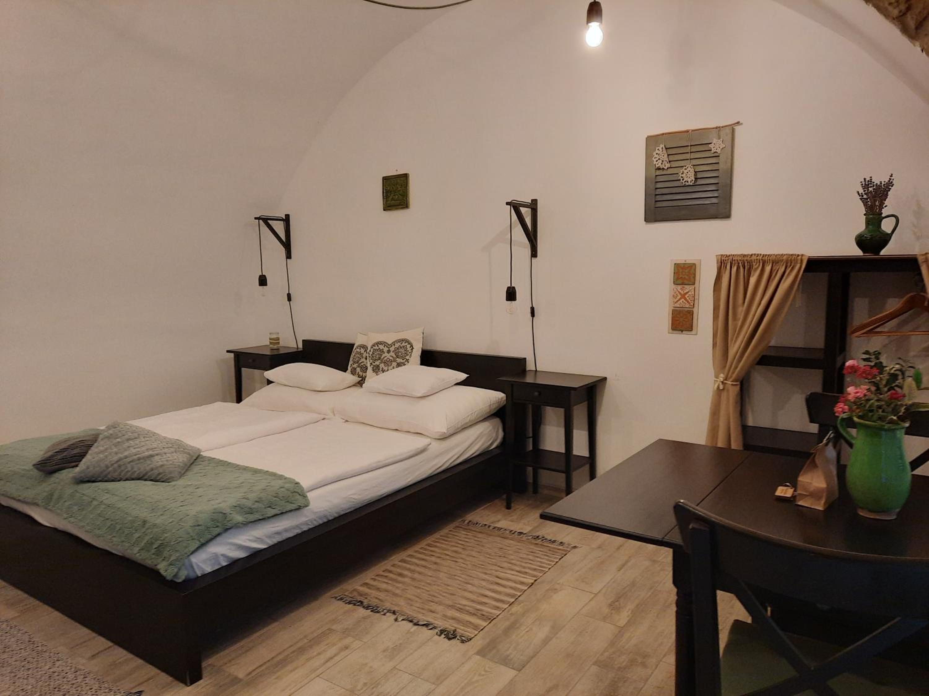 Studio Apartment photo 1