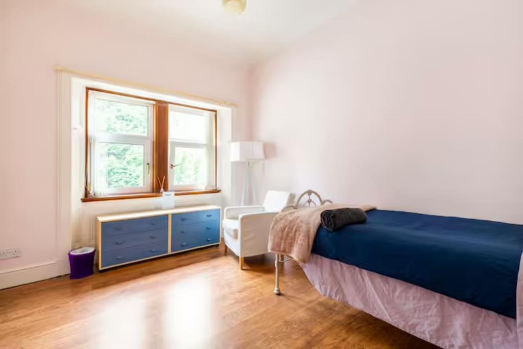 Standard Single Room with Shared Bathroom