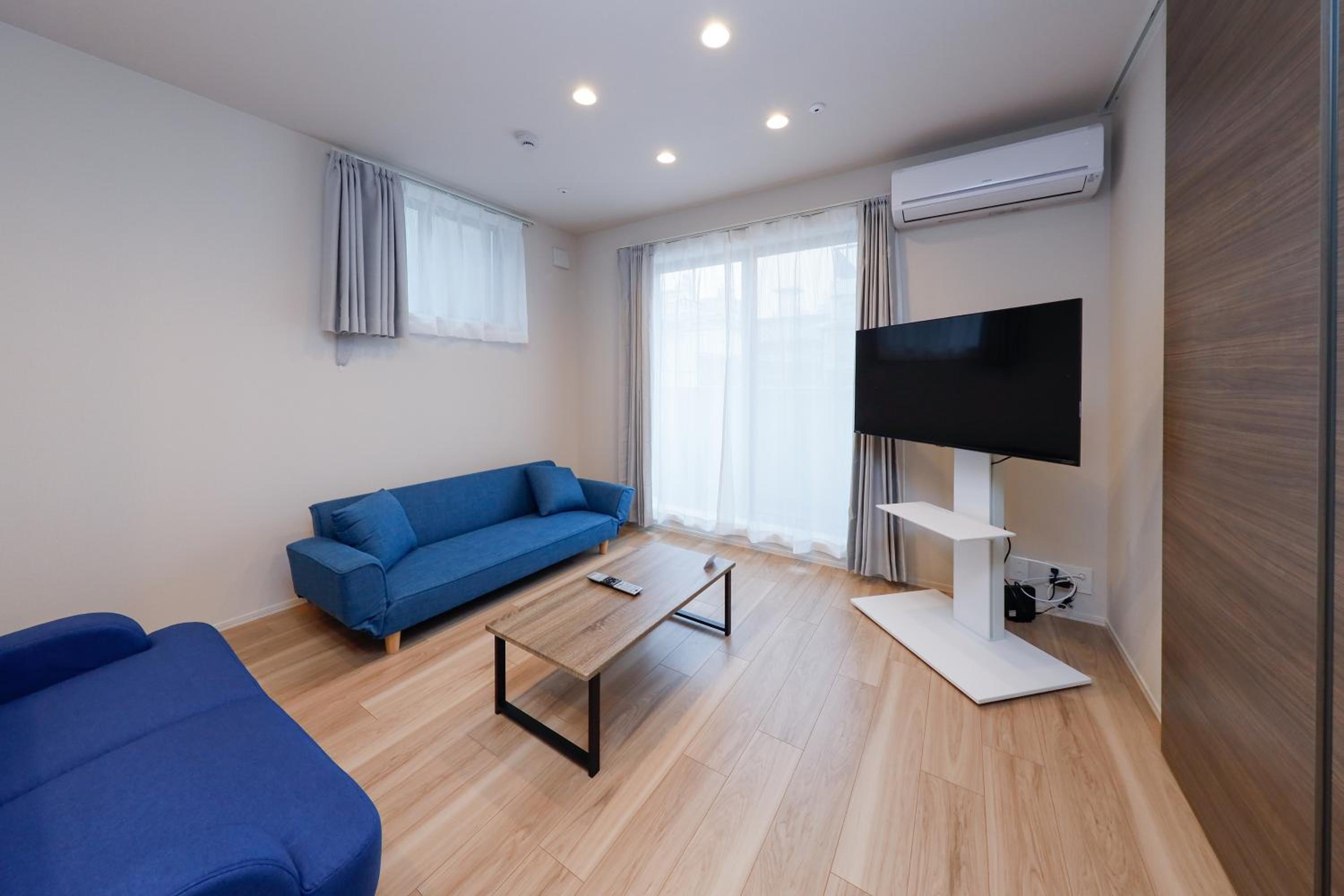 One-Bedroom Apartment photo 1