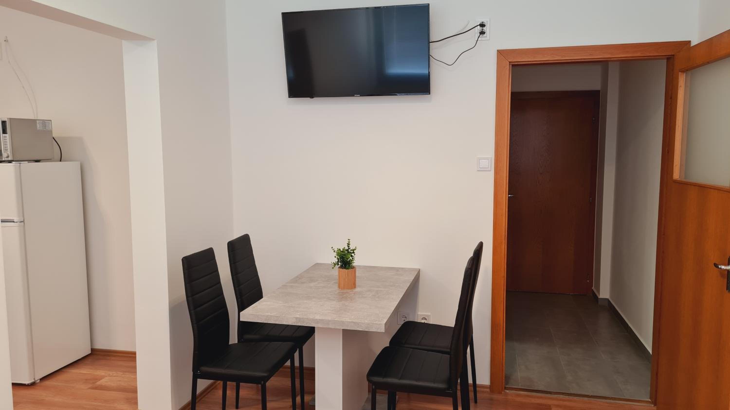 Two-Bedroom Apartment - Photo 6