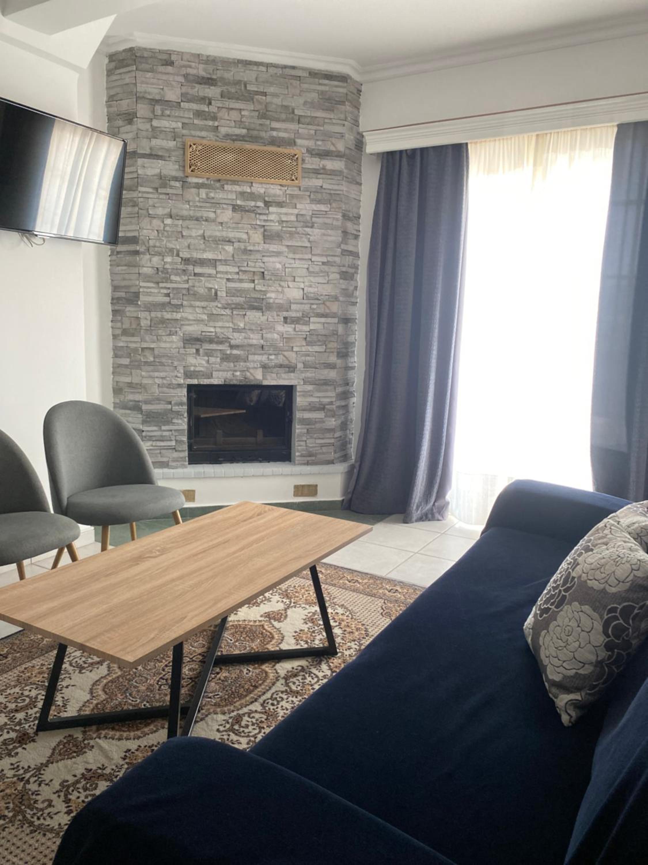 Superior Family Room - Photo 3