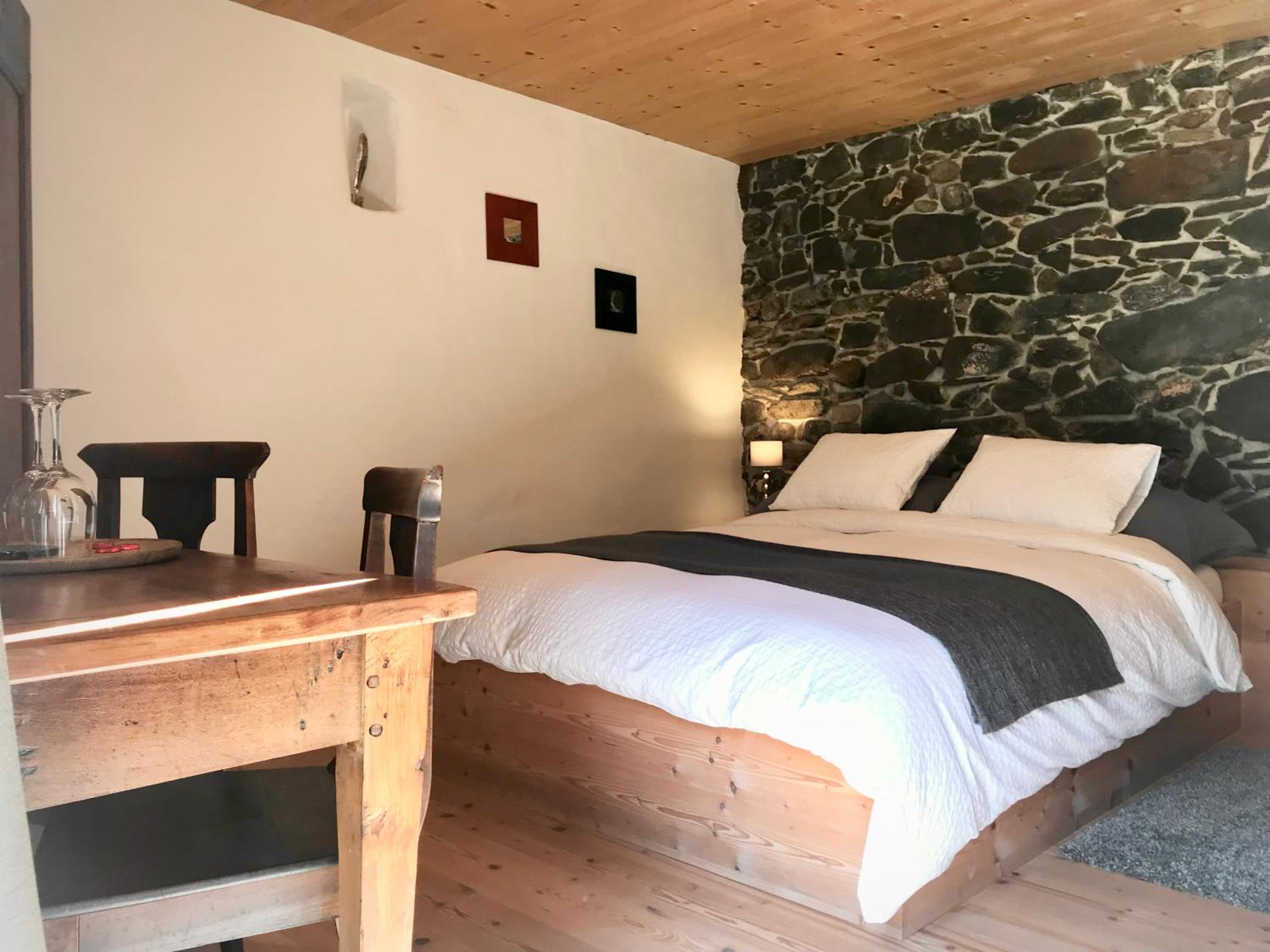 Deluxe King Room photo 1
