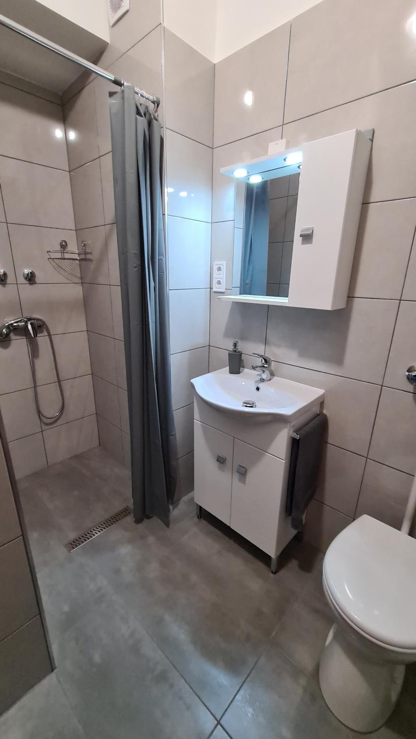 Two-Bedroom Apartment - Photo 9