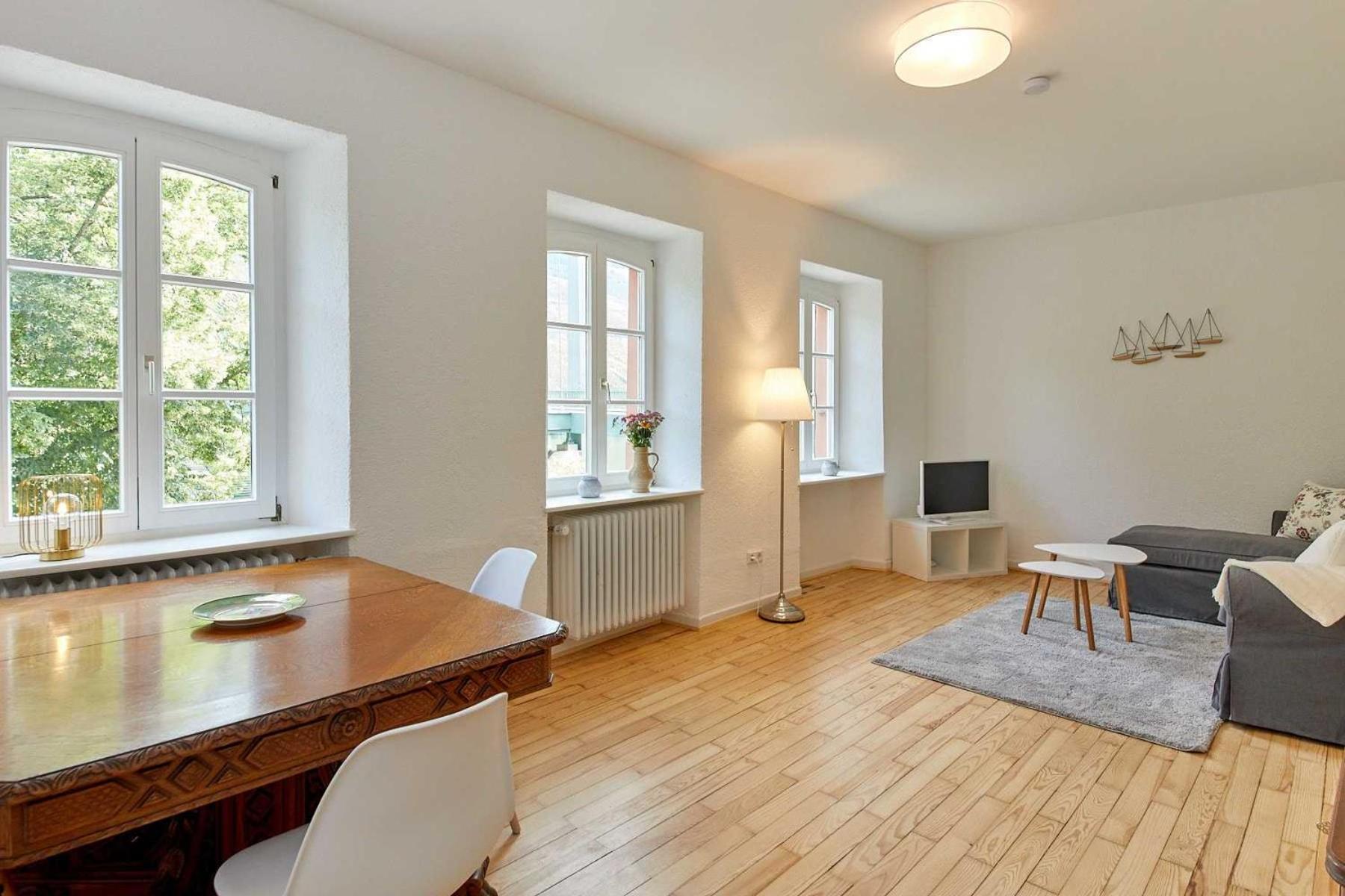 One-Bedroom Apartment with Shower photo 1