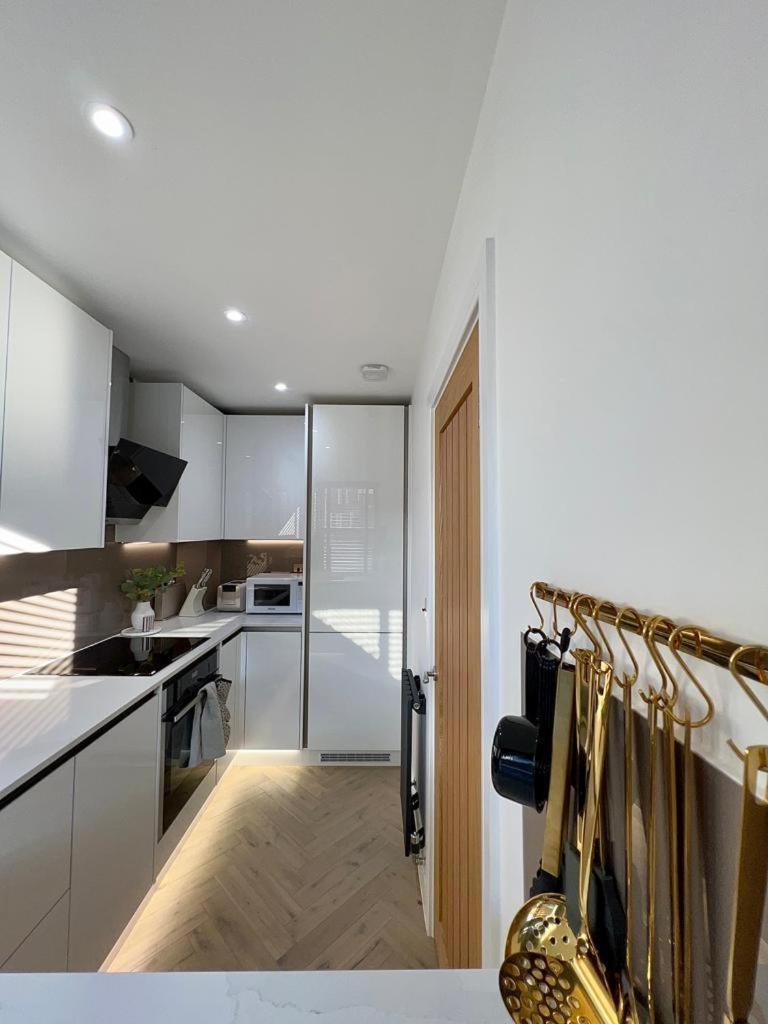 Three-Bedroom House photo 3