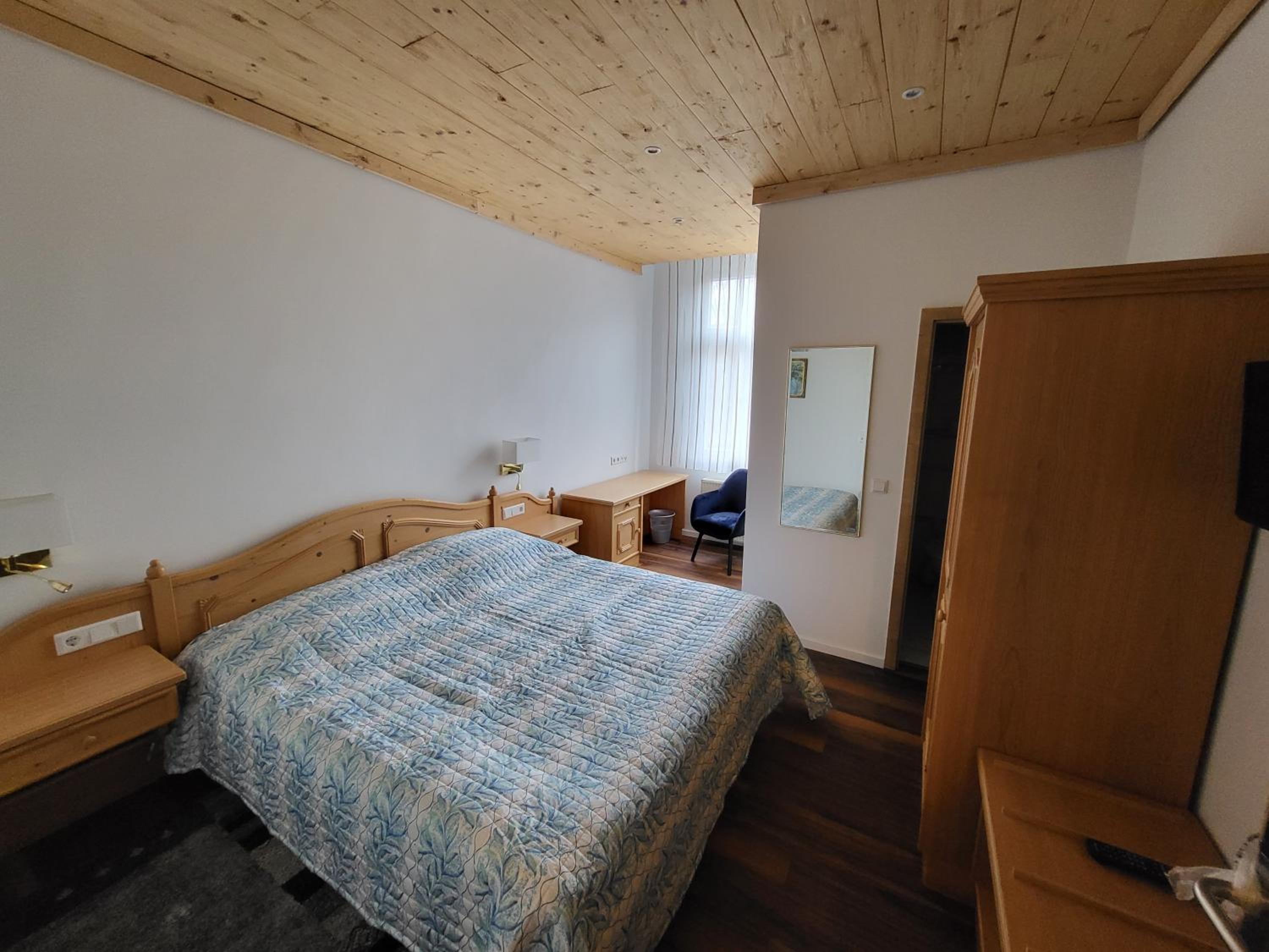 Double or Twin Room with Private Bathroom photo 1