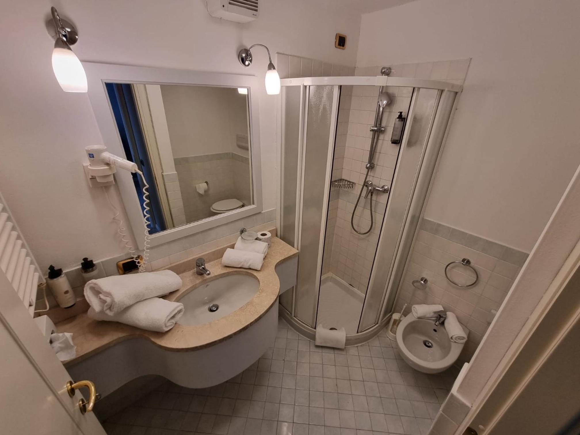 Double Room with Terrace - Photo 3