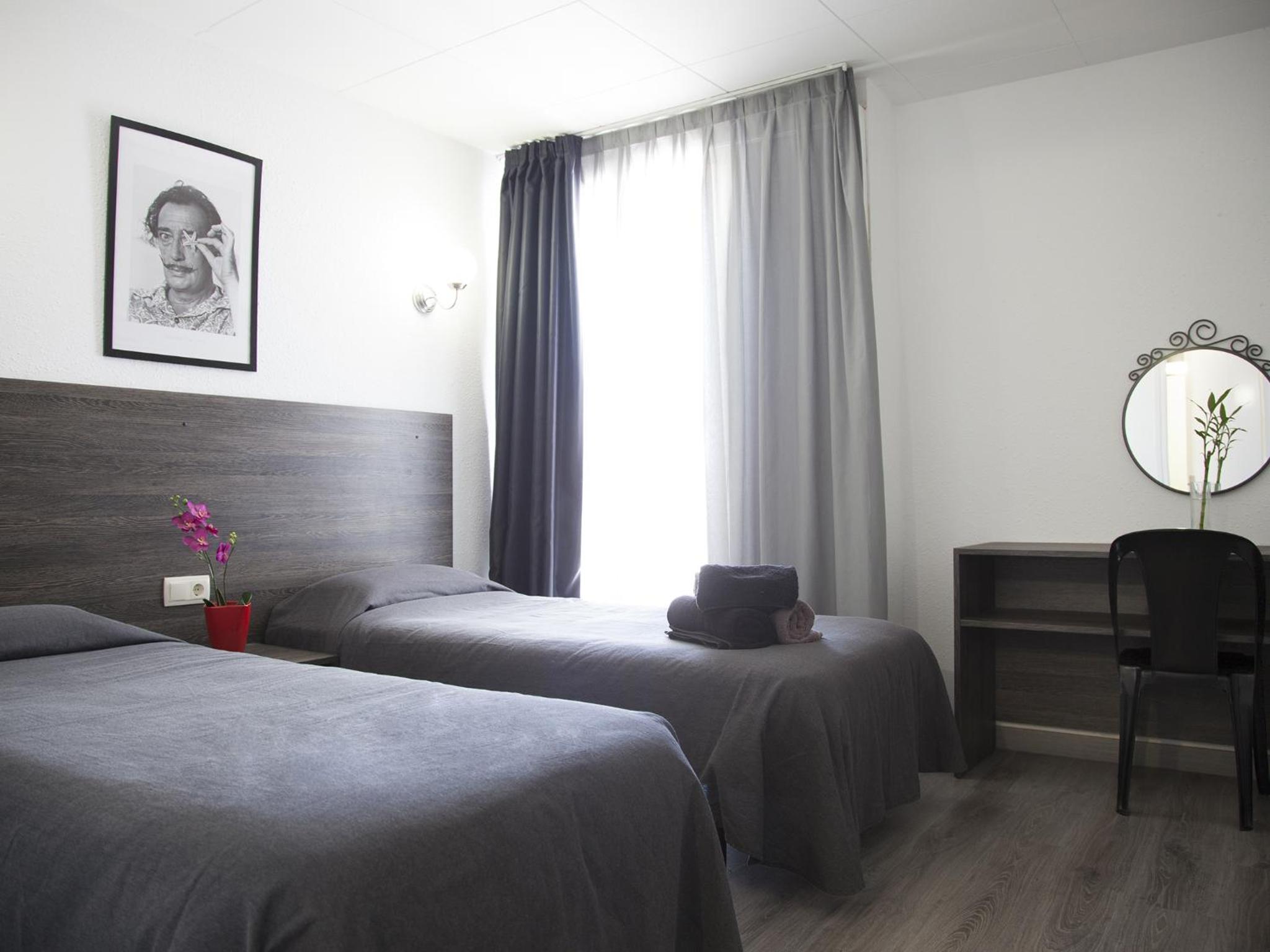 Two Bedroom Family Apartment - Photo 9