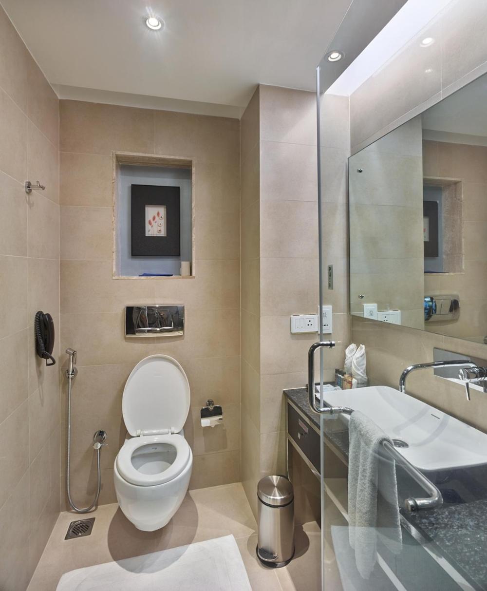 Deluxe Double or Twin Room with 10% discount on In room dining. photo 2