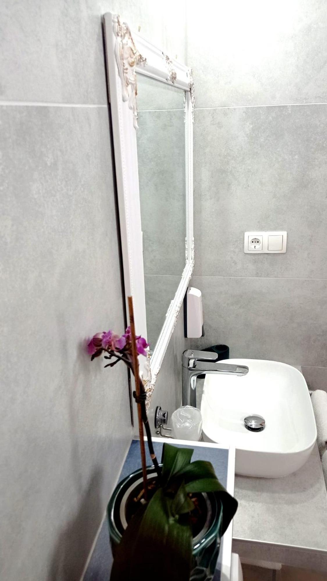 One-Bedroom Apartment with Patio and Sea View (4 Adults) photo 3