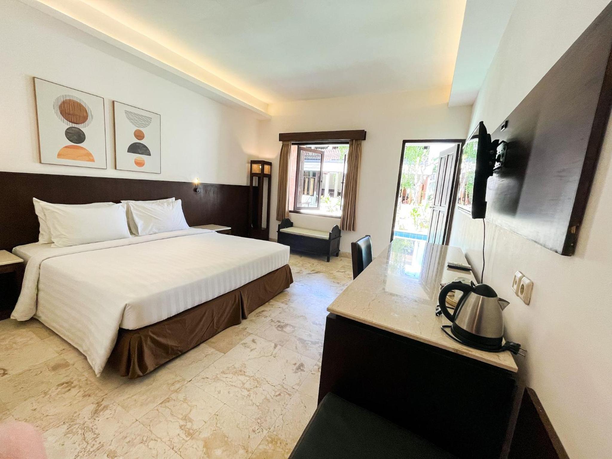 Double or Twin Room with Pool Access - Photo 7