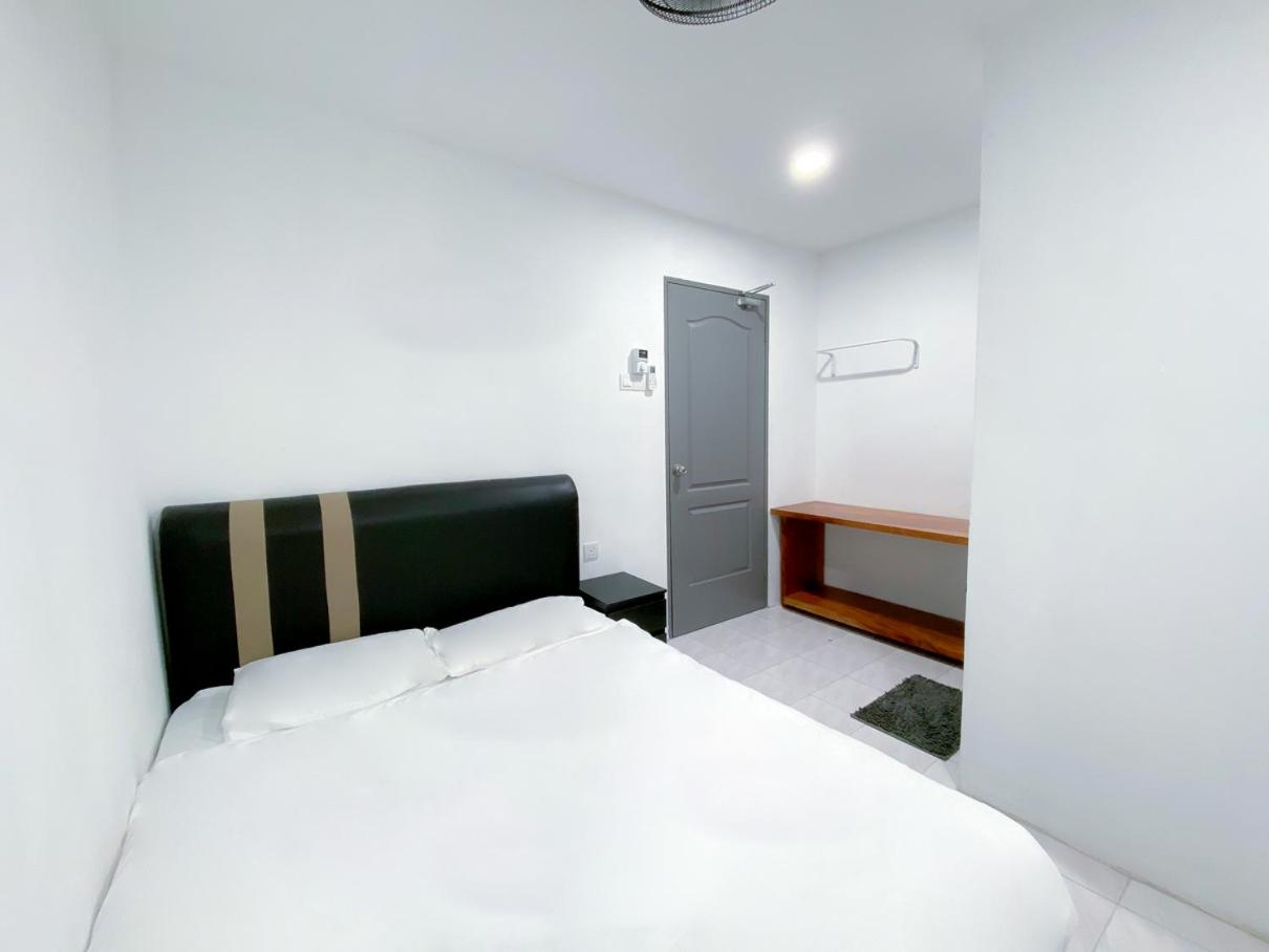 Double Room with Private Bathroom photo 2