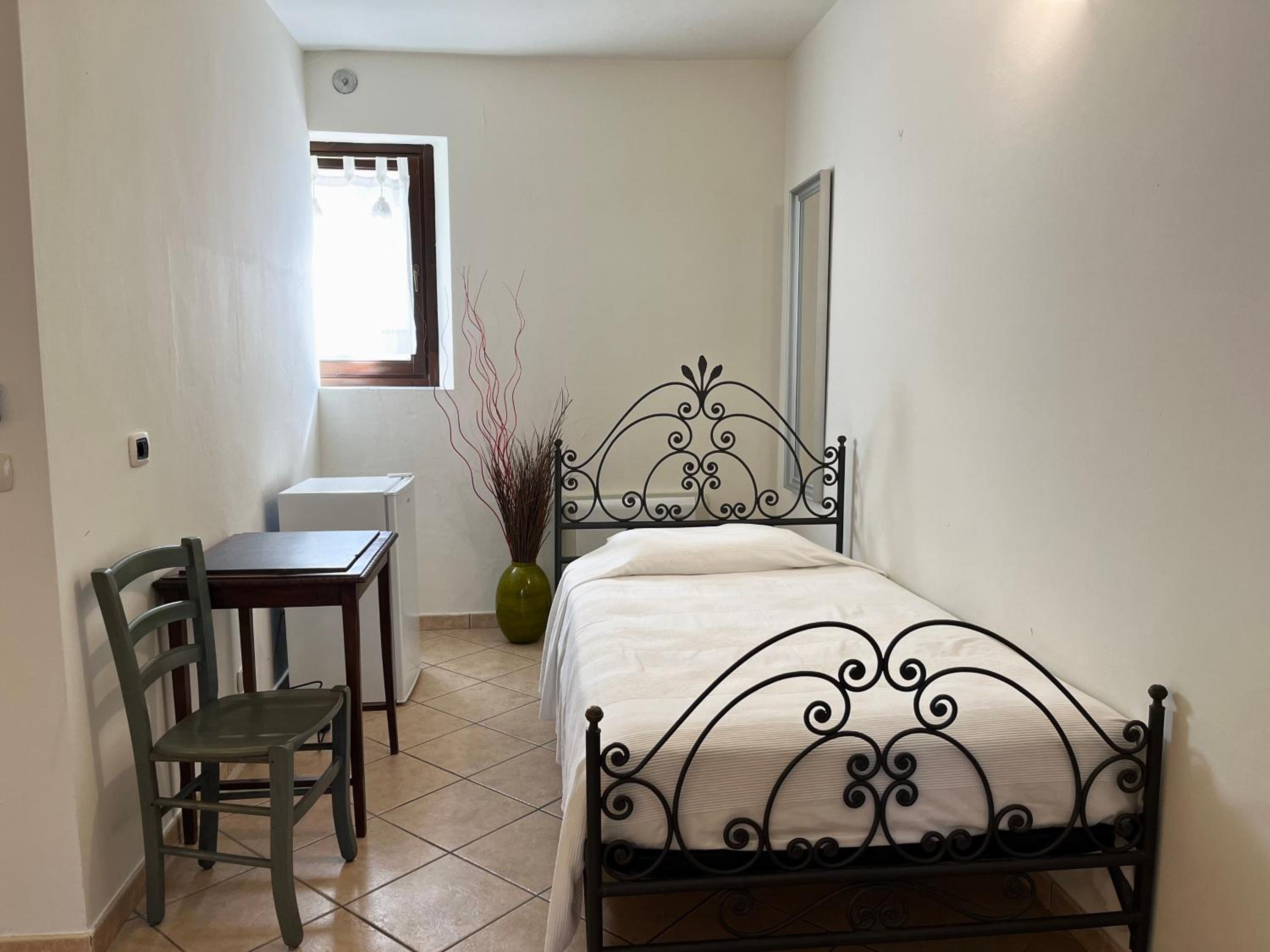 Basic Triple Room - Photo 2