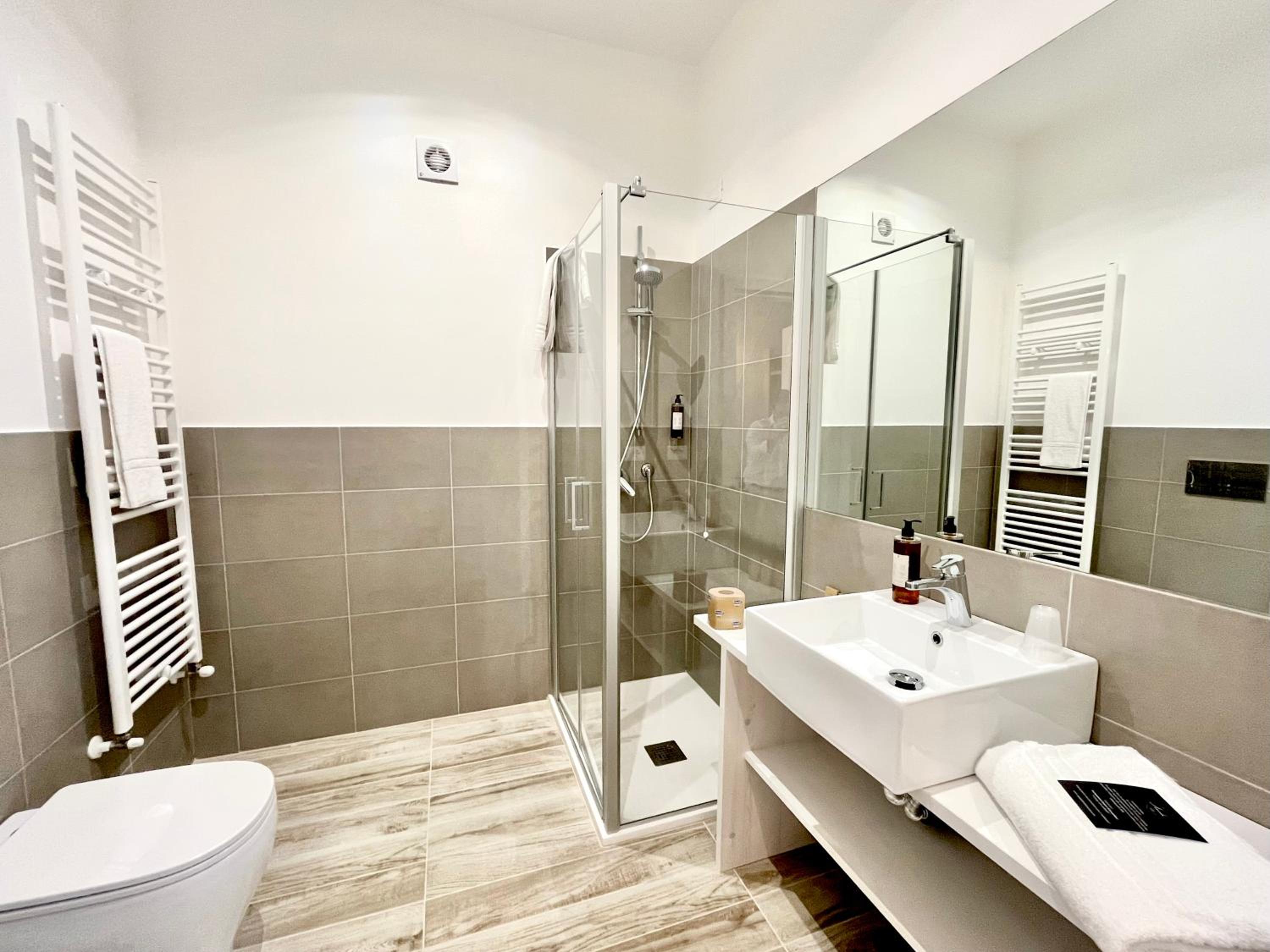 Double Room - Photo 4