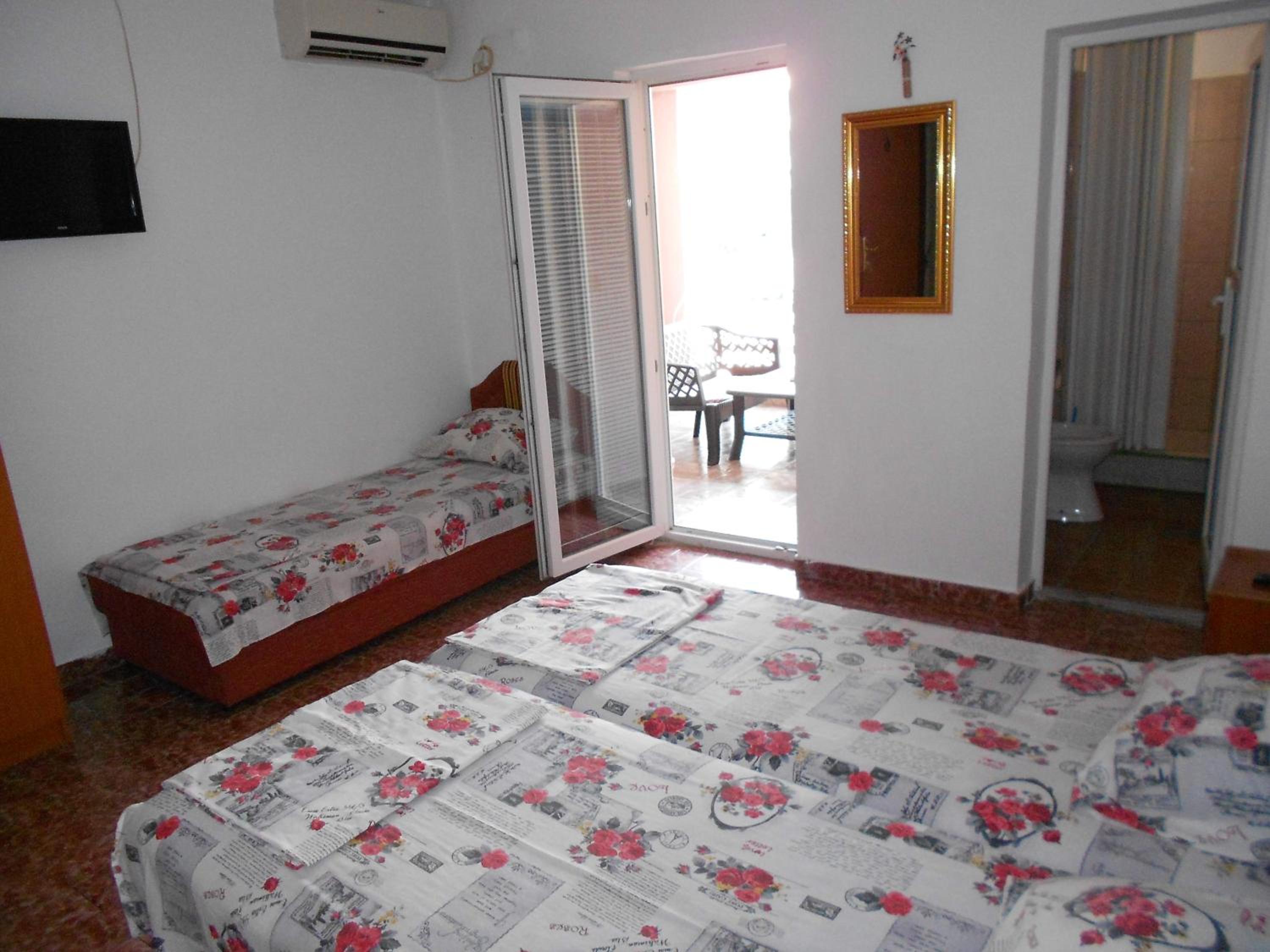 Triple Room with Terrace photo 2