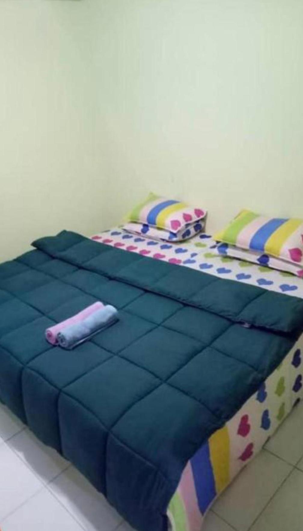 Five-Bedroom House photo 2