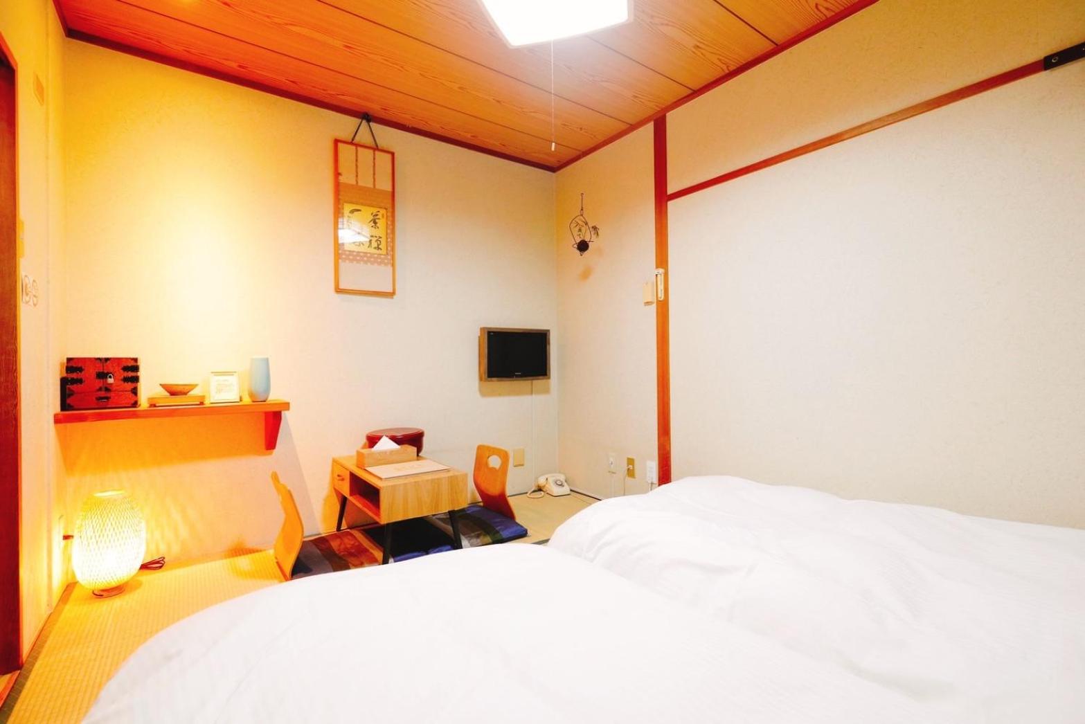 Small Twin Room - Photo 1