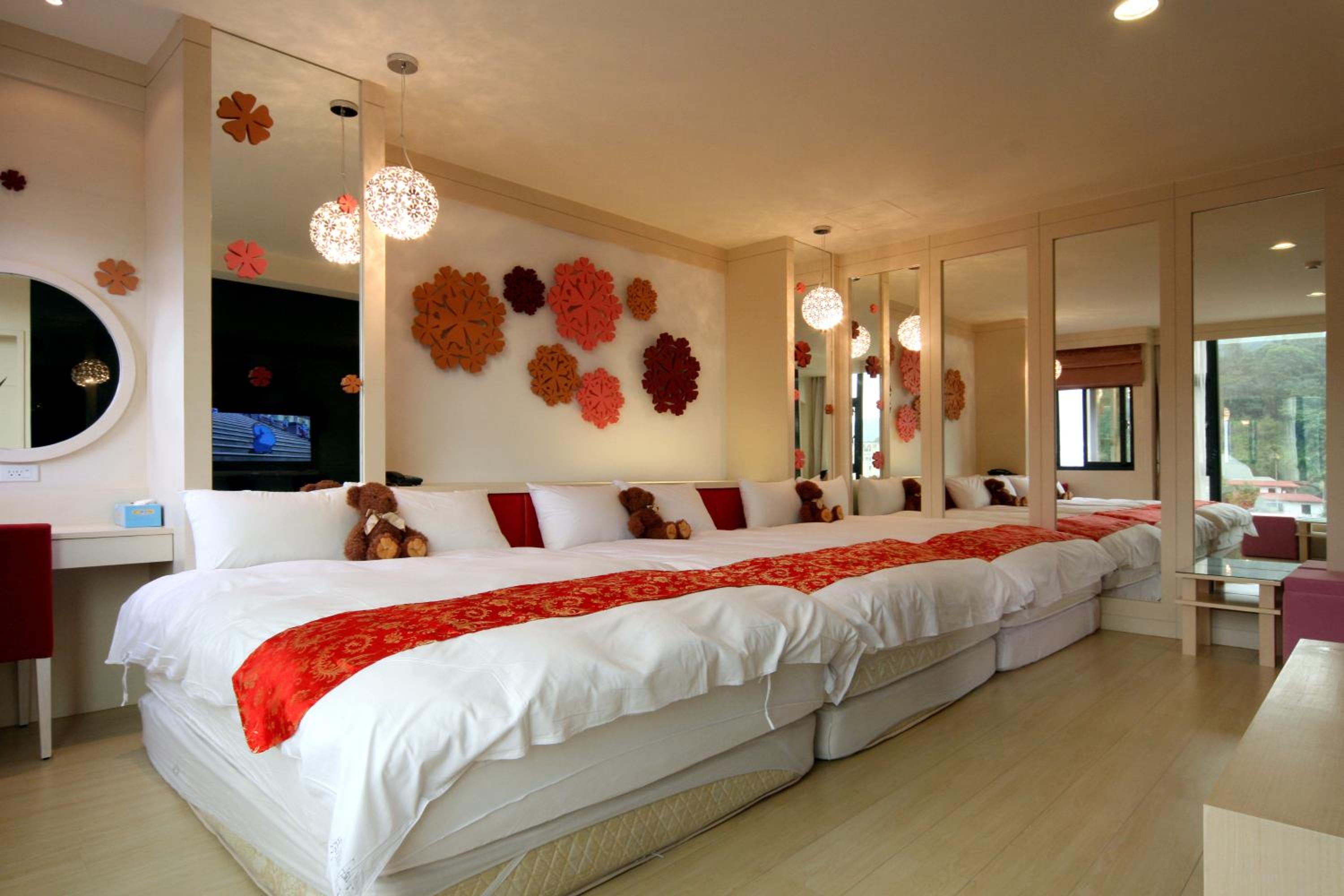Deluxe Family Room (6 Adults) - Photo 8