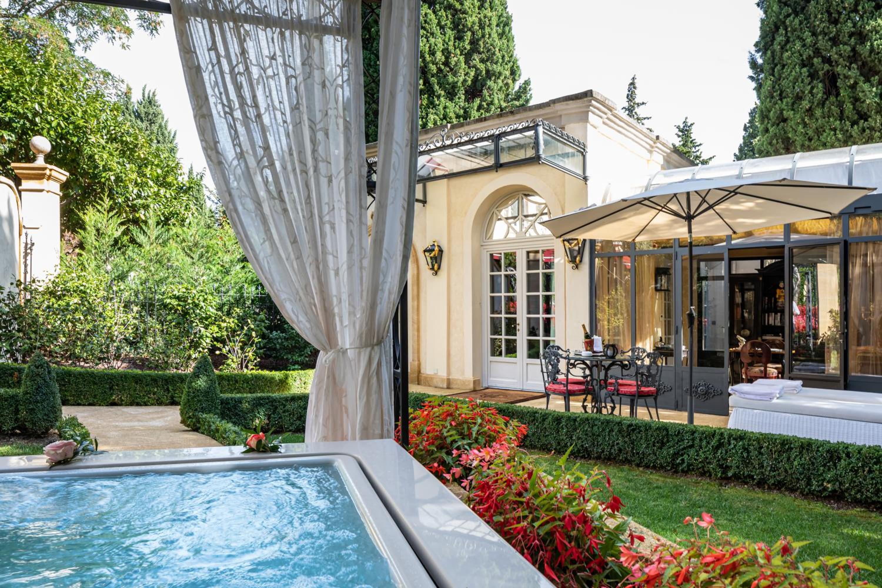 Suite with Hot Tub