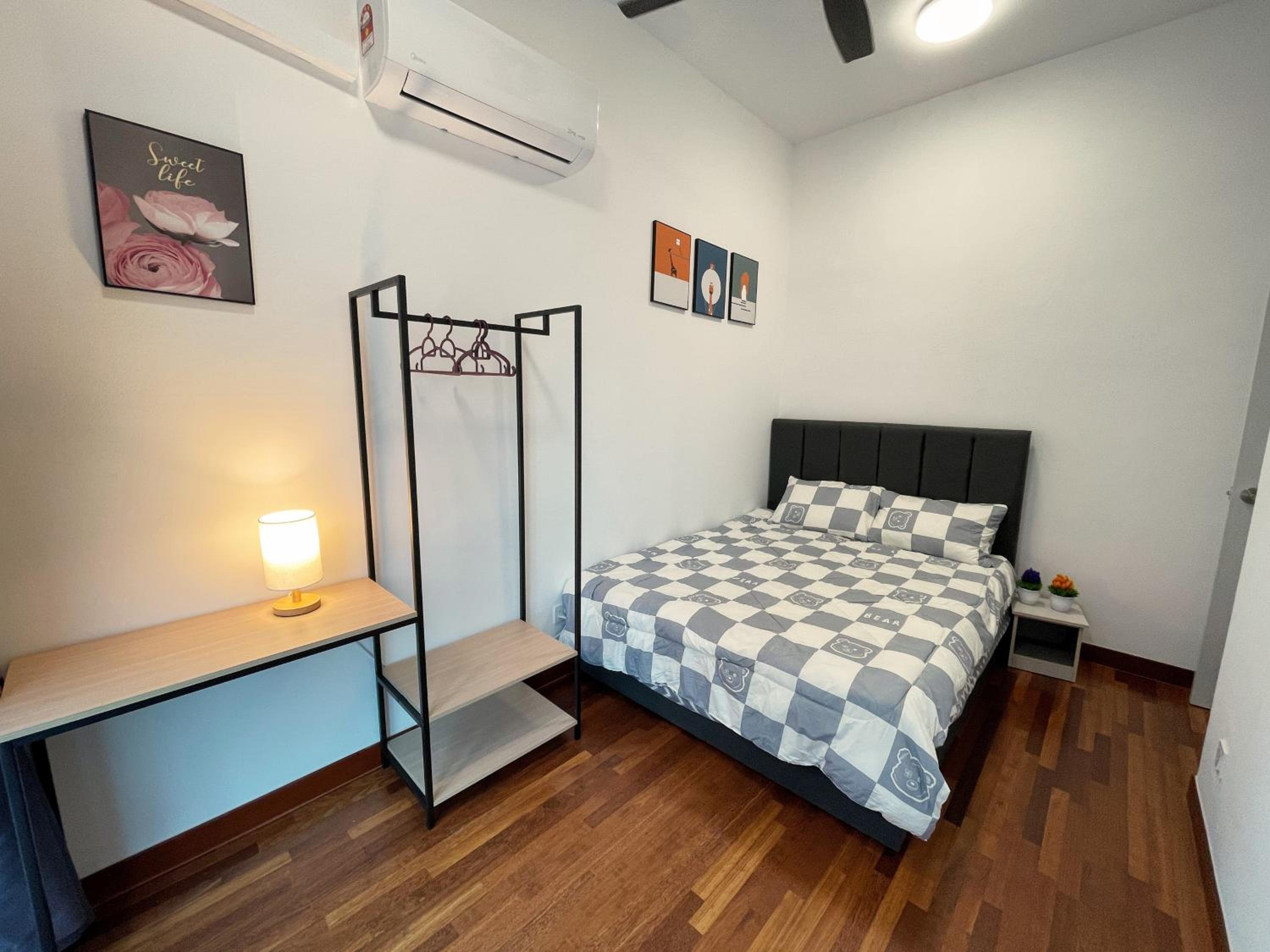 Three-Bedroom Apartment - Photo 20