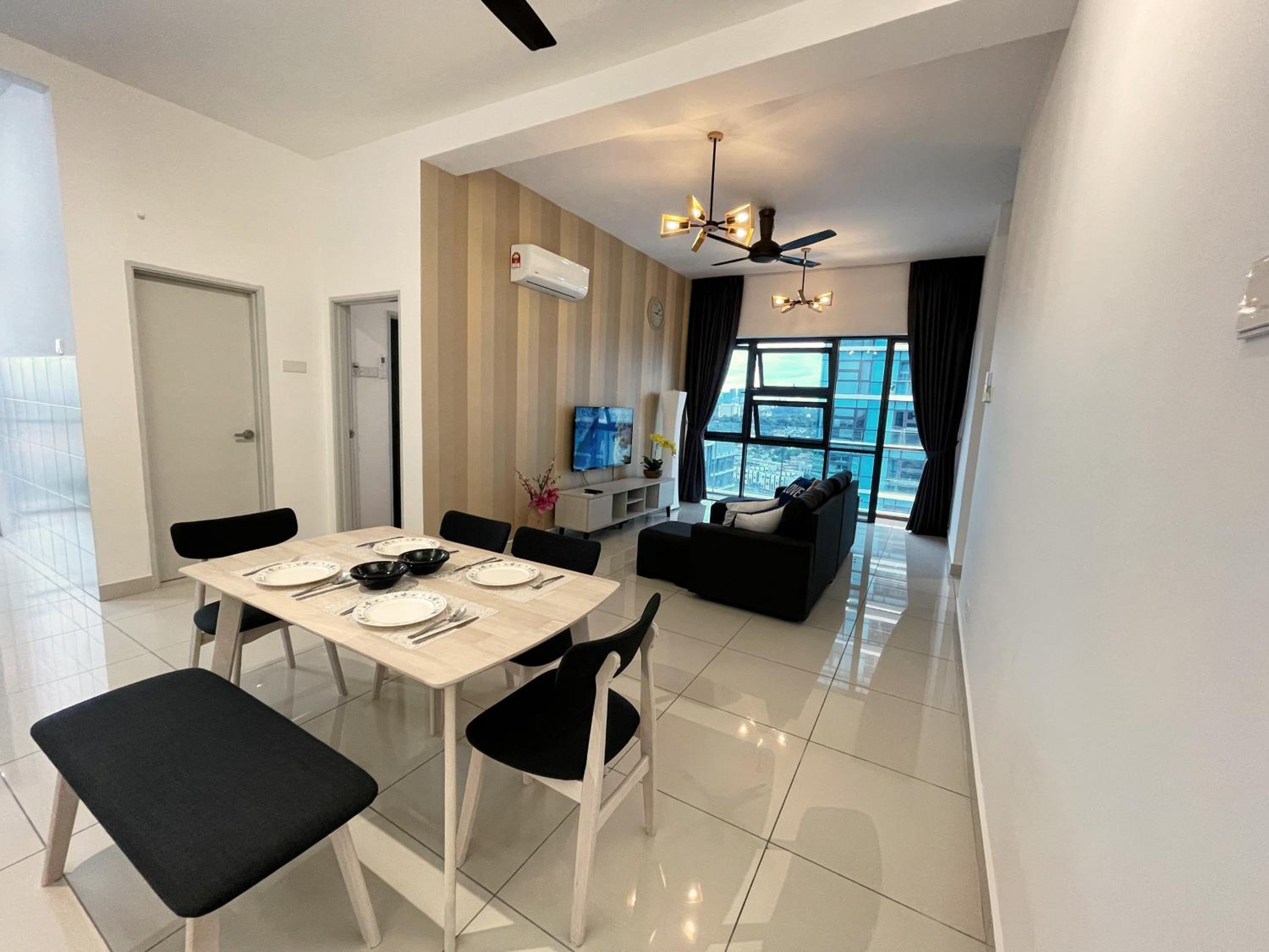 Three-Bedroom Apartment - Photo 9