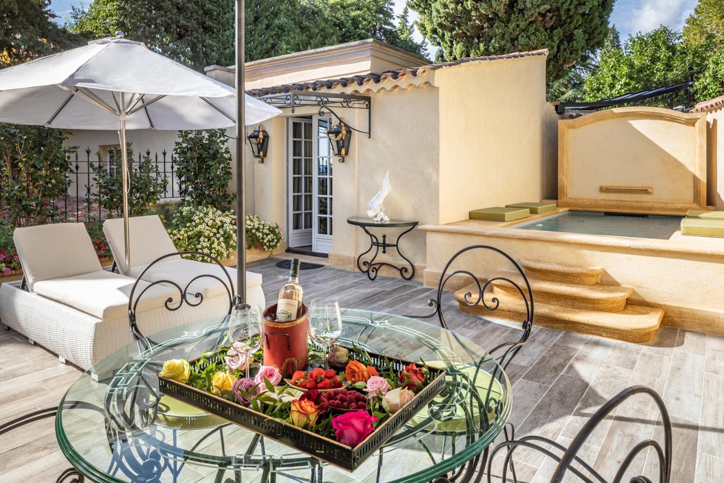 Suite with Private Pool