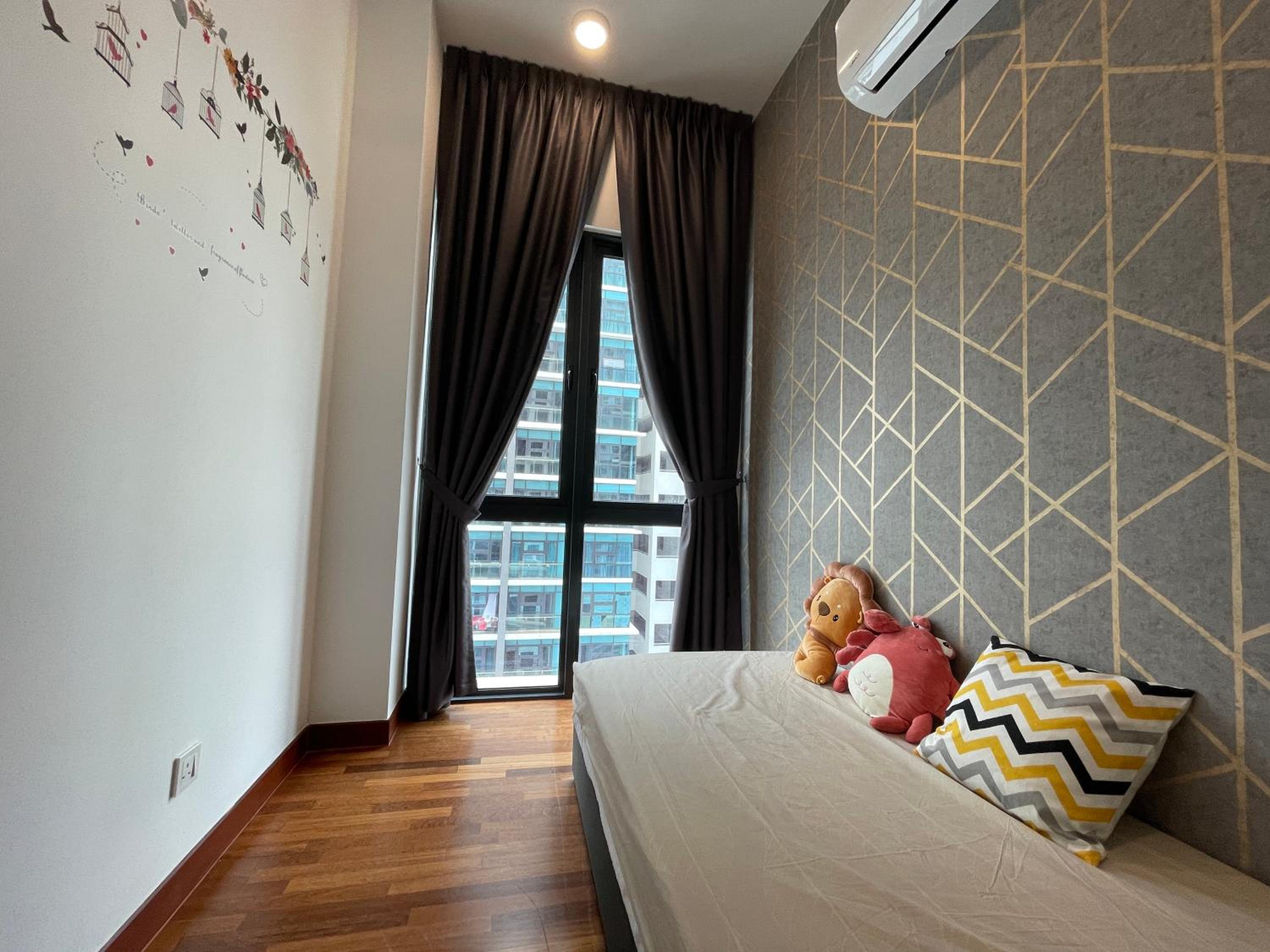 Three-Bedroom Apartment - Photo 6