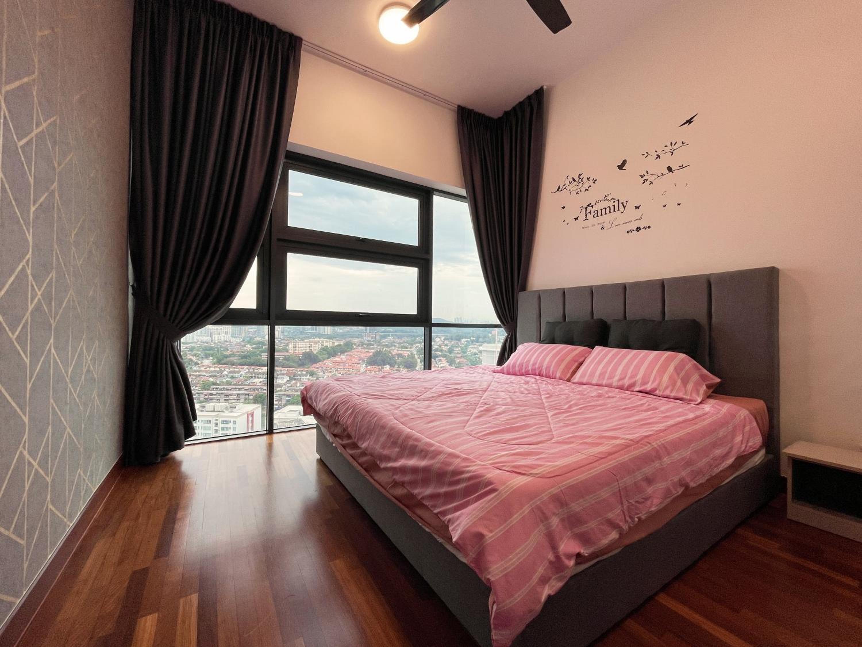Three-Bedroom Apartment - Photo 18