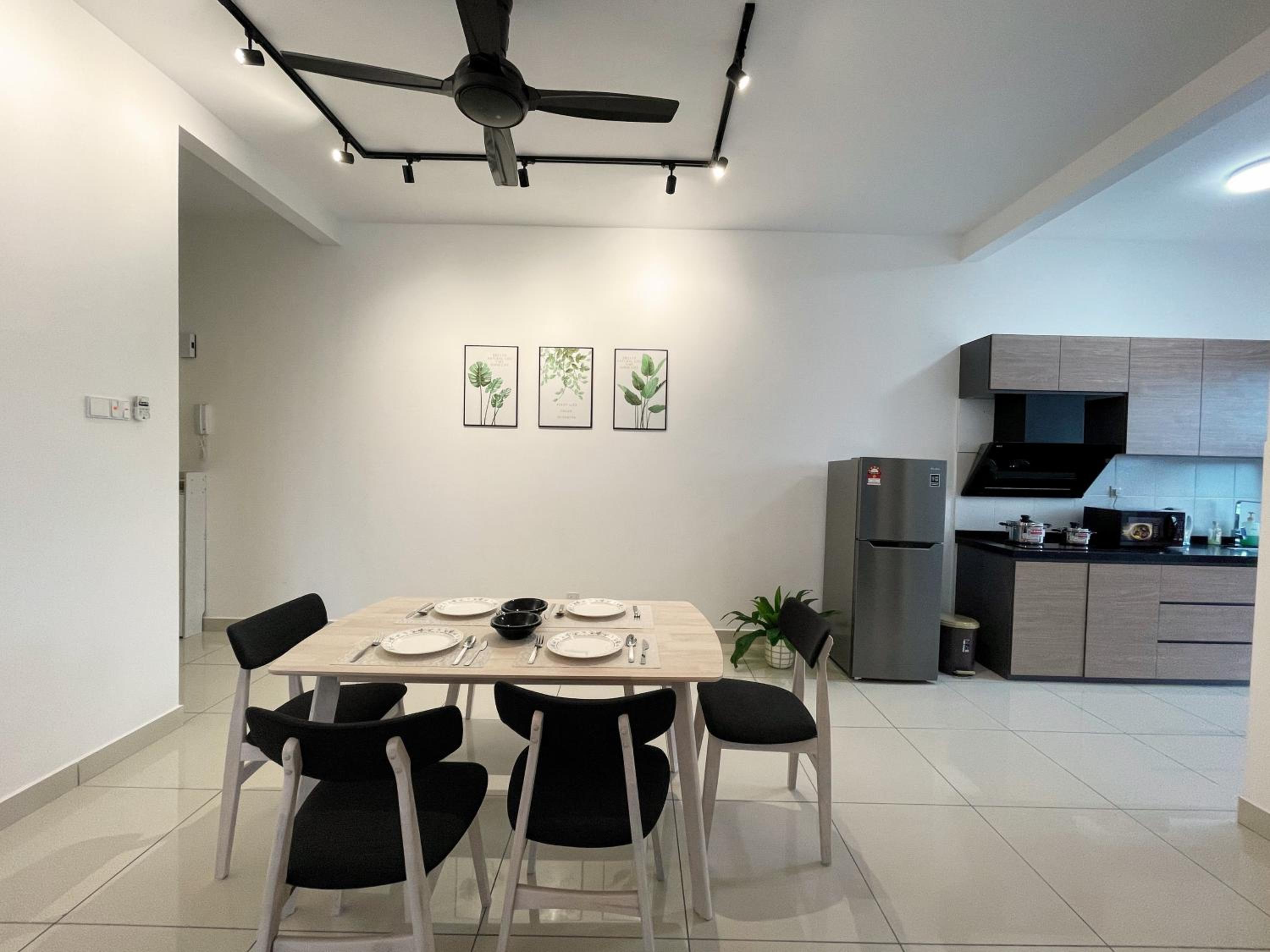 Three-Bedroom Apartment - Photo 8