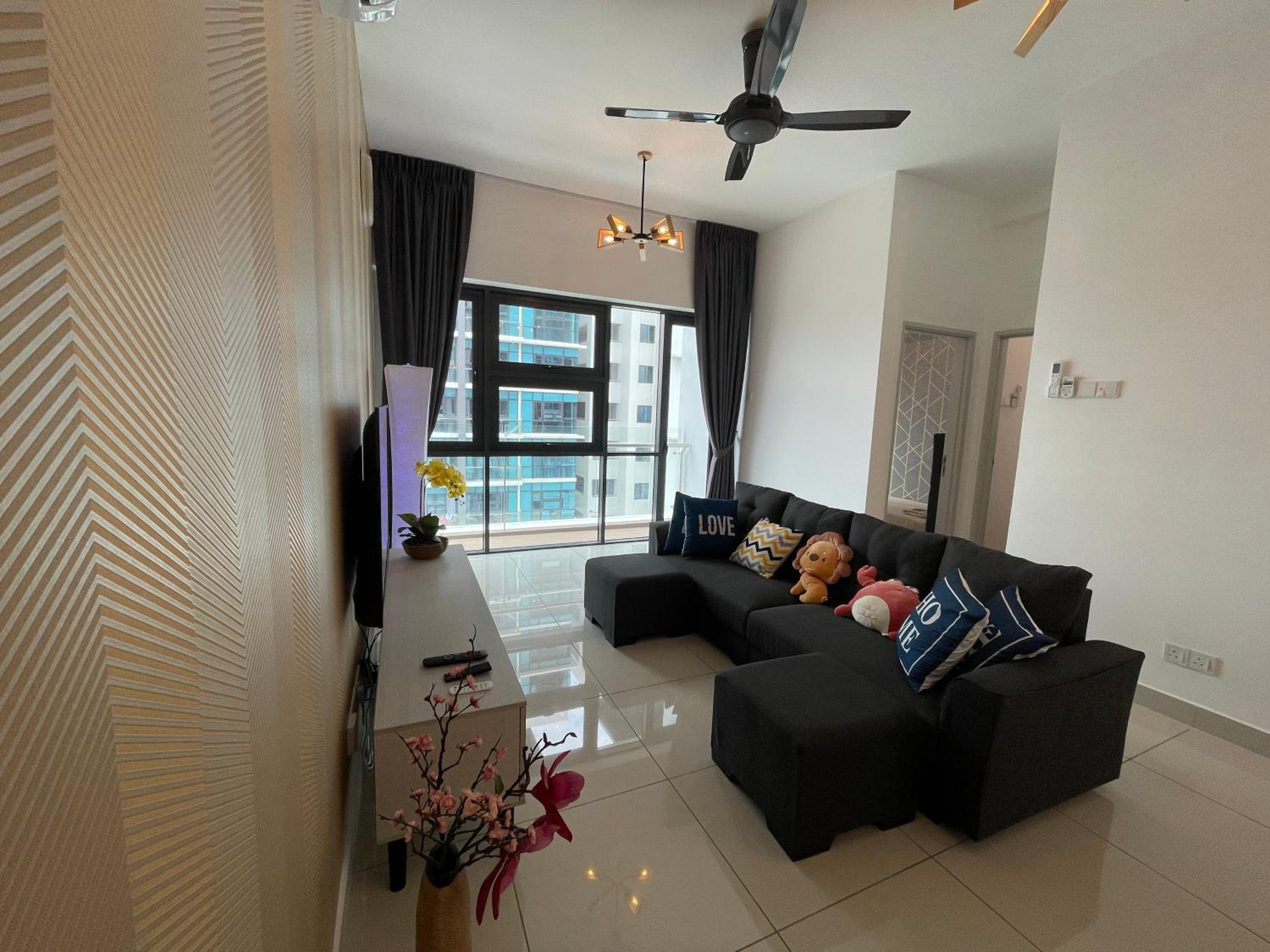 Three-Bedroom Apartment - Photo 23