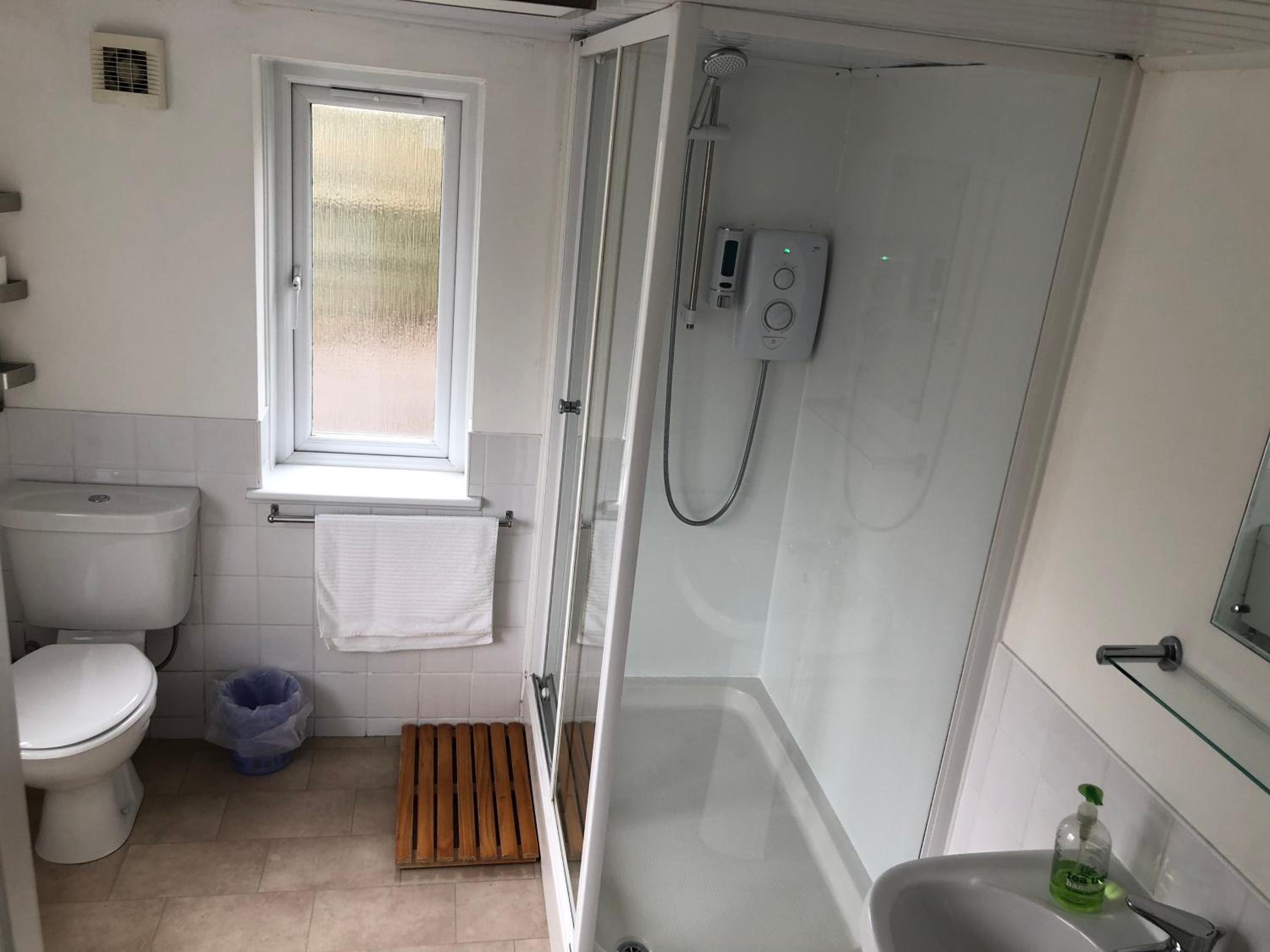 Double Room with Patio - Photo 8