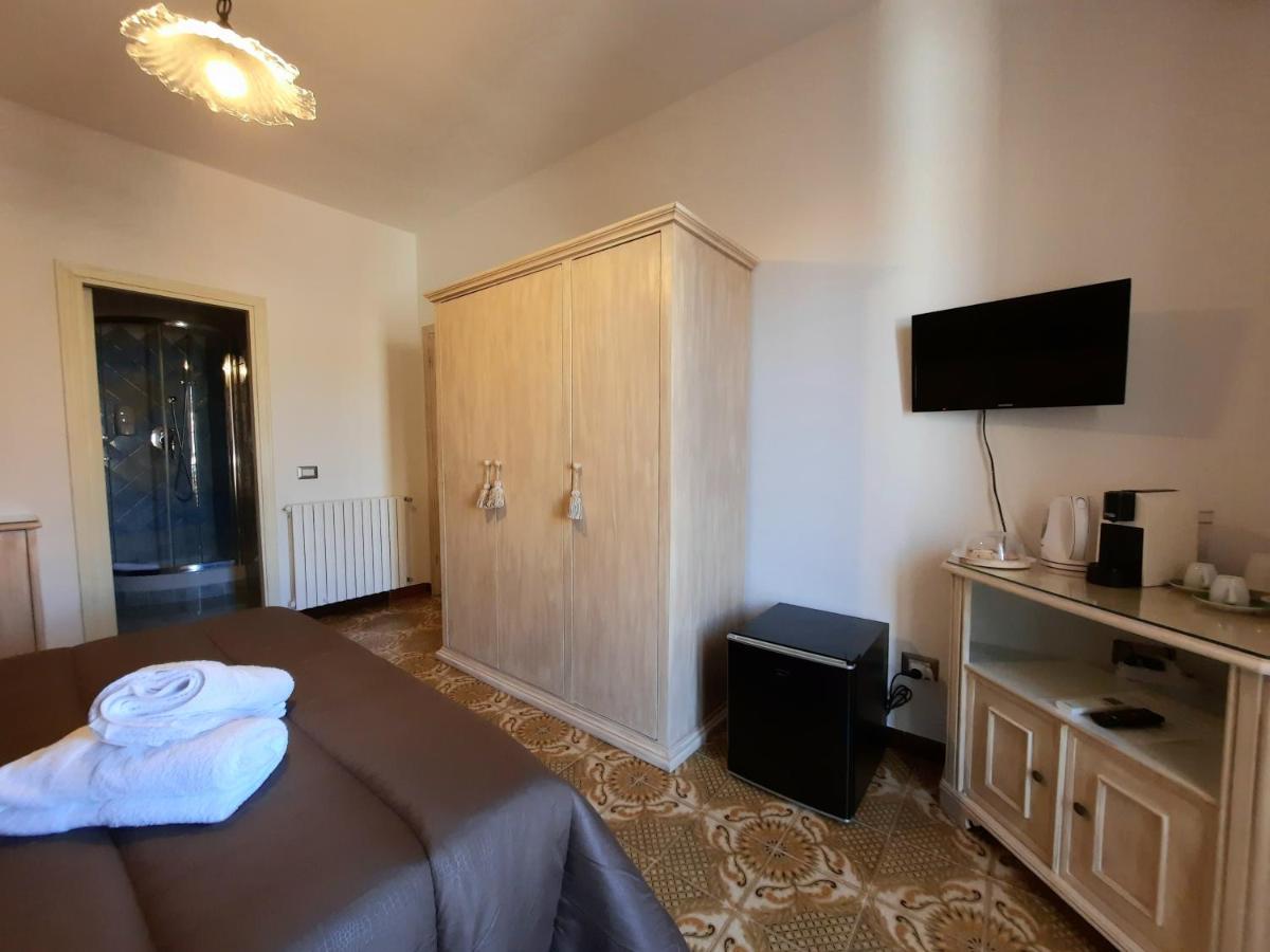 Double or Twin Room with Private Bathroom photo 3