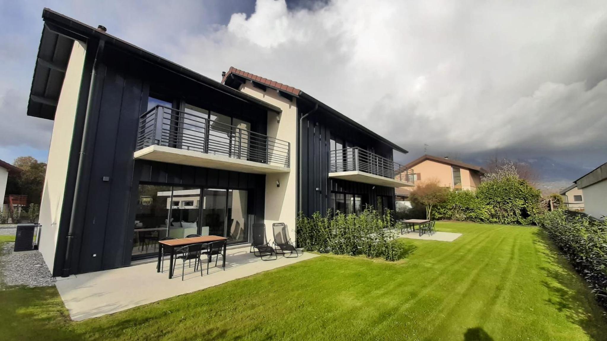 Two-Bedroom Villa - Photo 2