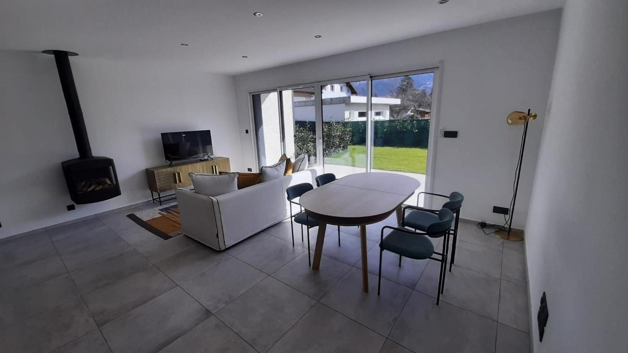 Two-Bedroom Villa - Photo 3