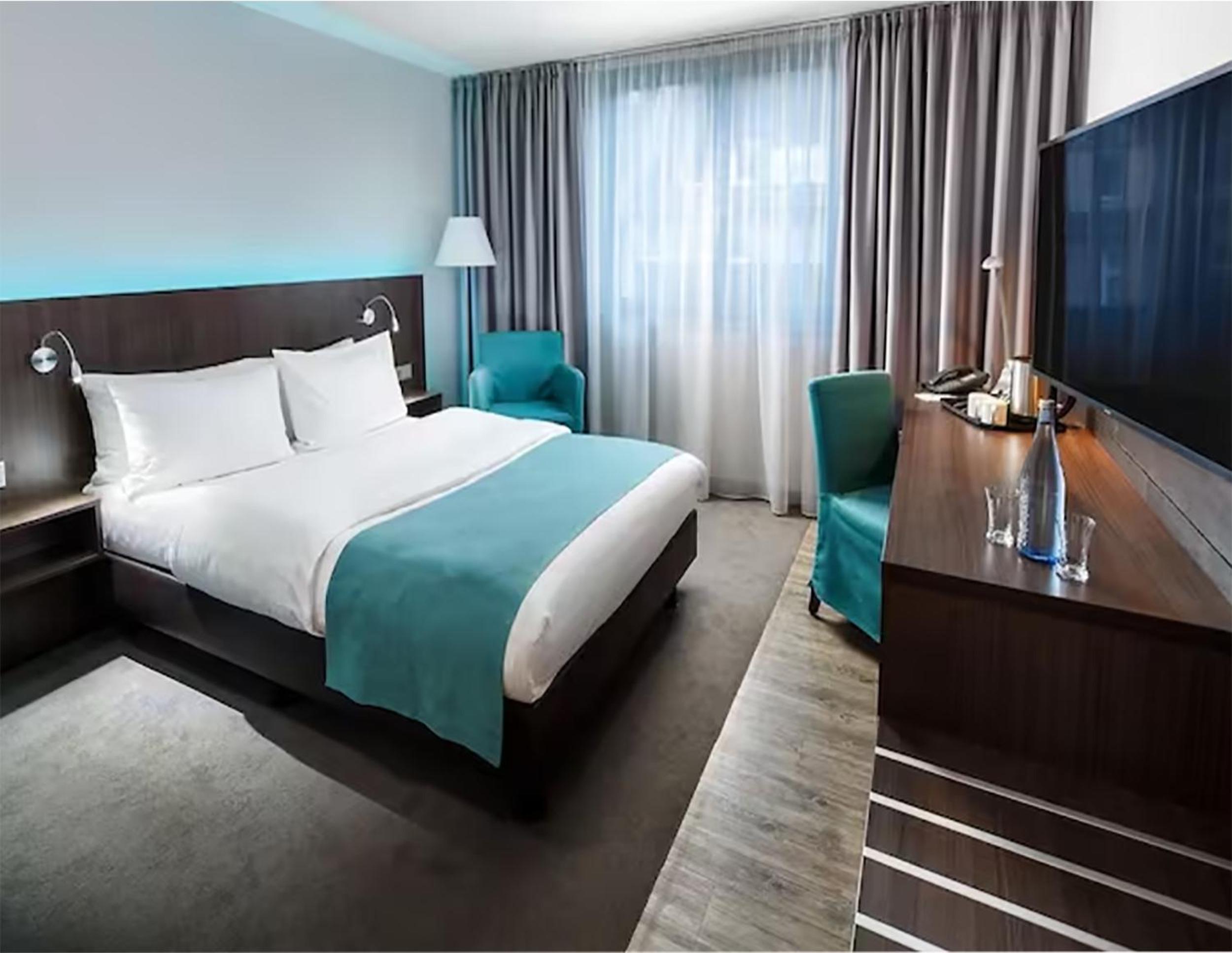 Deluxe Double Room with Shower