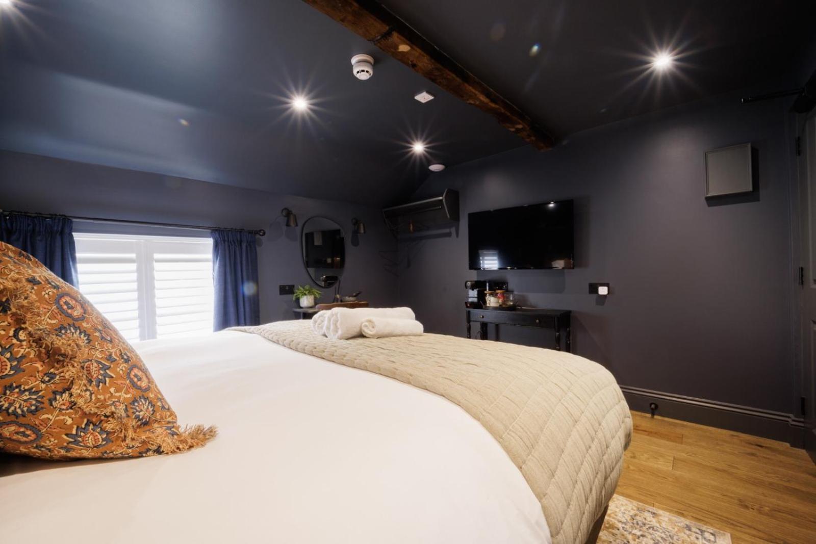 Standard Double Room - Photo 3