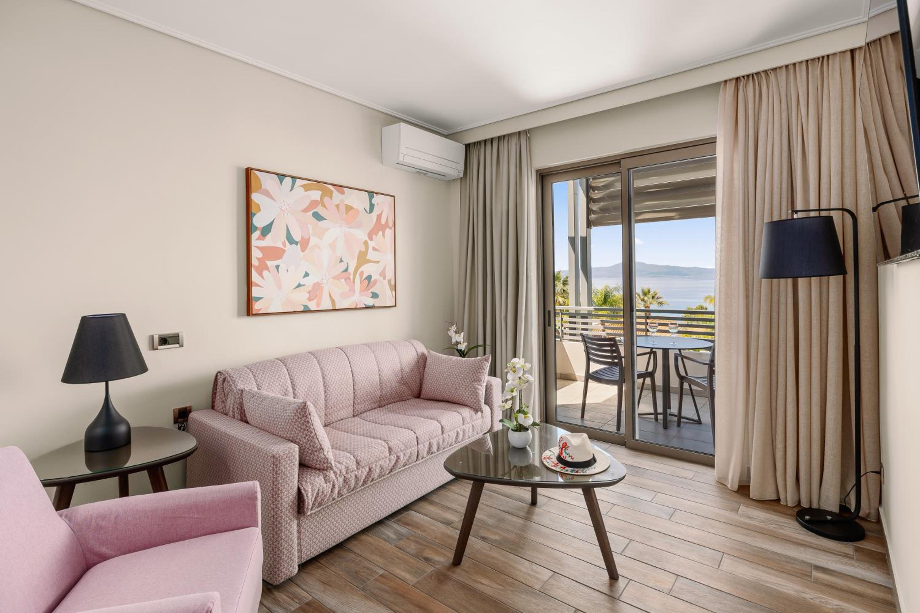 Deluxe Family Apartment with Garden View  - Photo 1