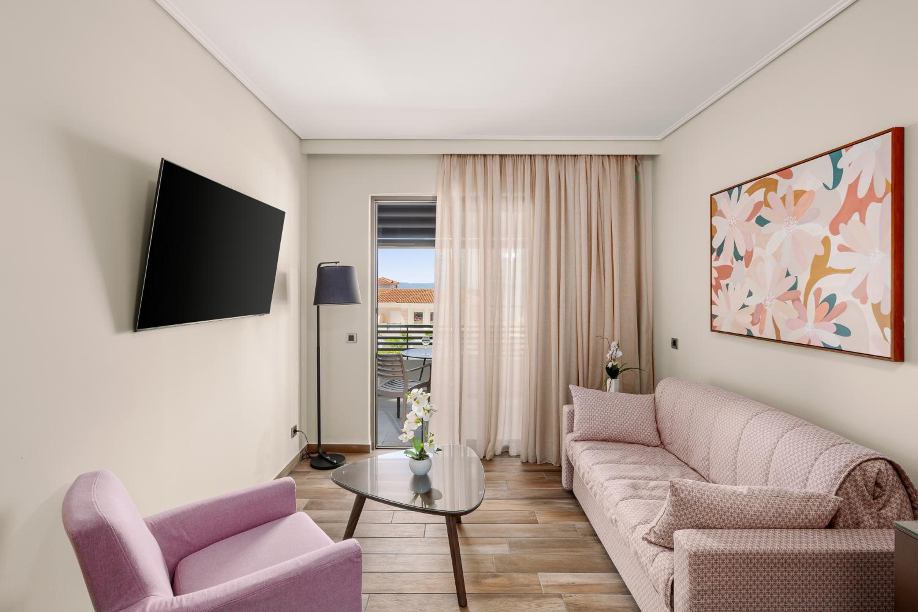 Deluxe Family Apartment with Garden View  - Photo 13