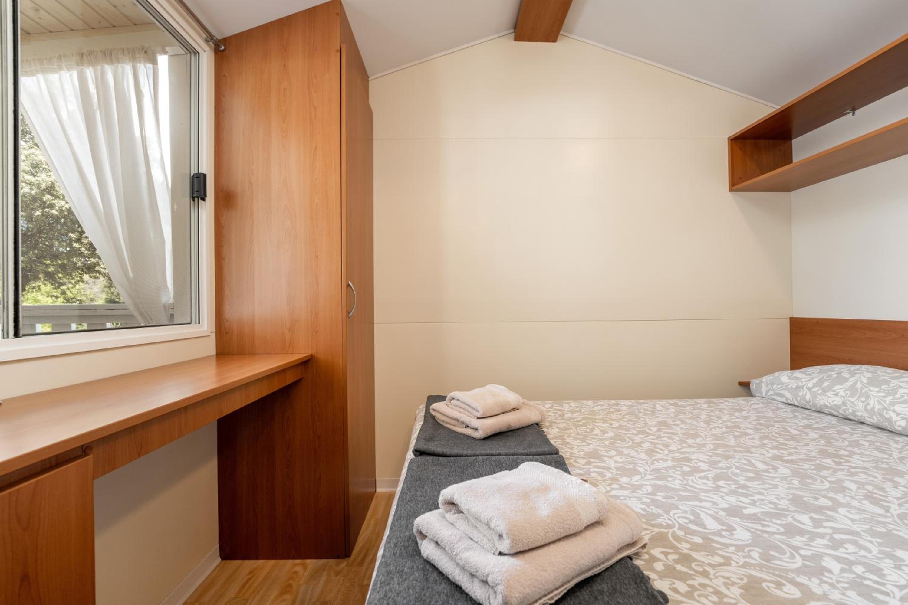 Standard Two-Bedroom Mobile Home with Garden View  - Photo 11