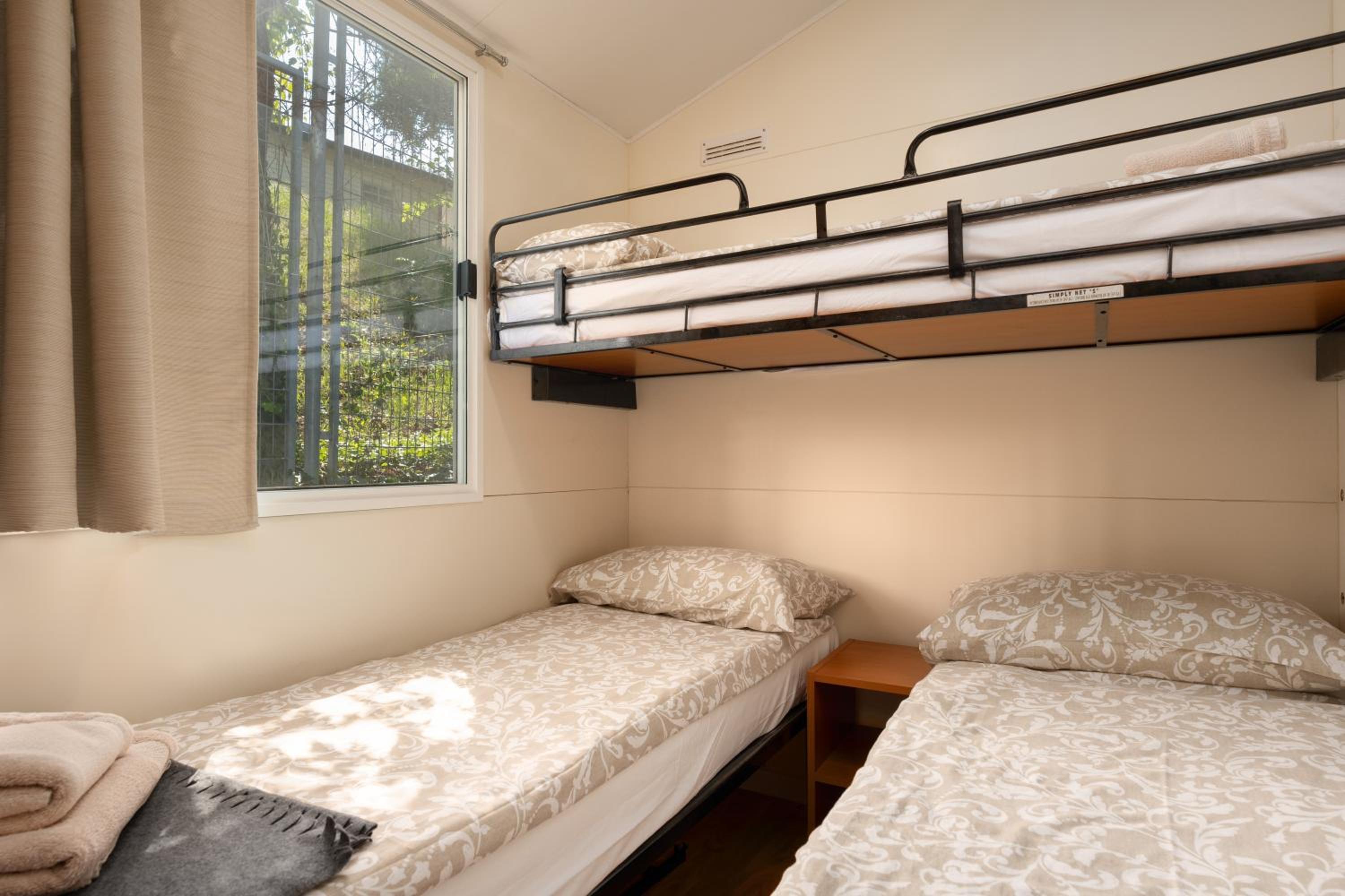 Standard Two-Bedroom Mobile Home with Garden View  - Photo 12