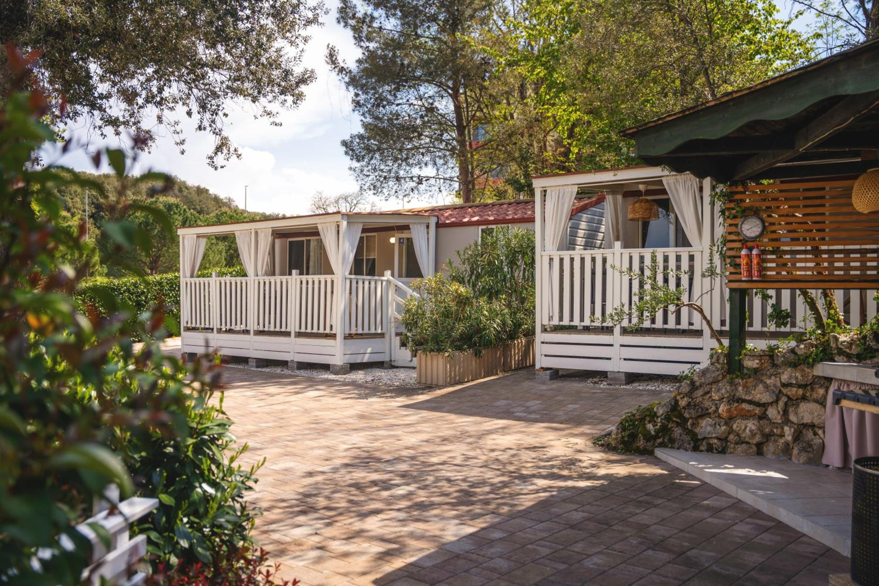 Standard Two-Bedroom Mobile Home with Garden View  - Photo 5
