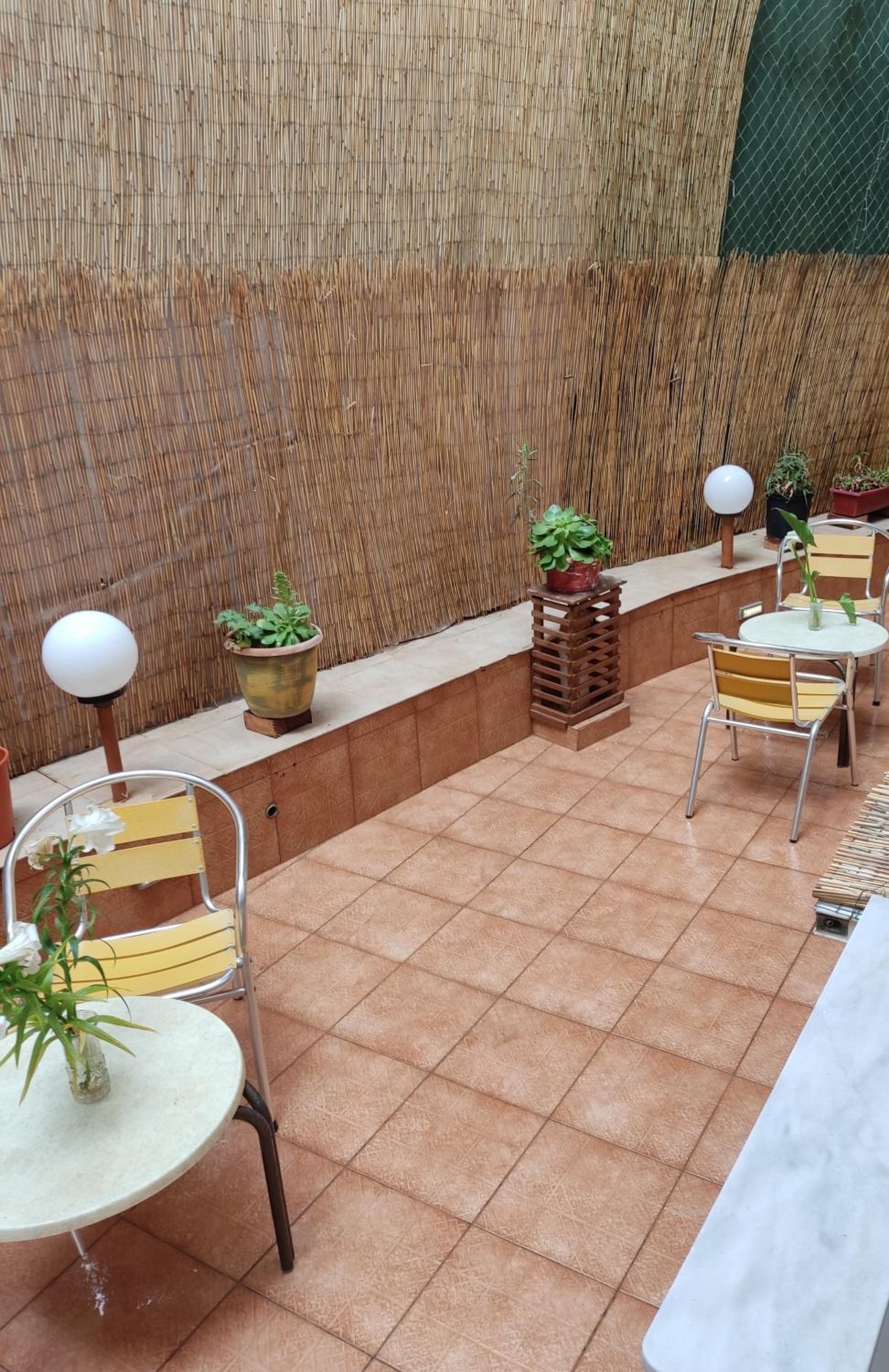 Budget Double Room - Photo 7
