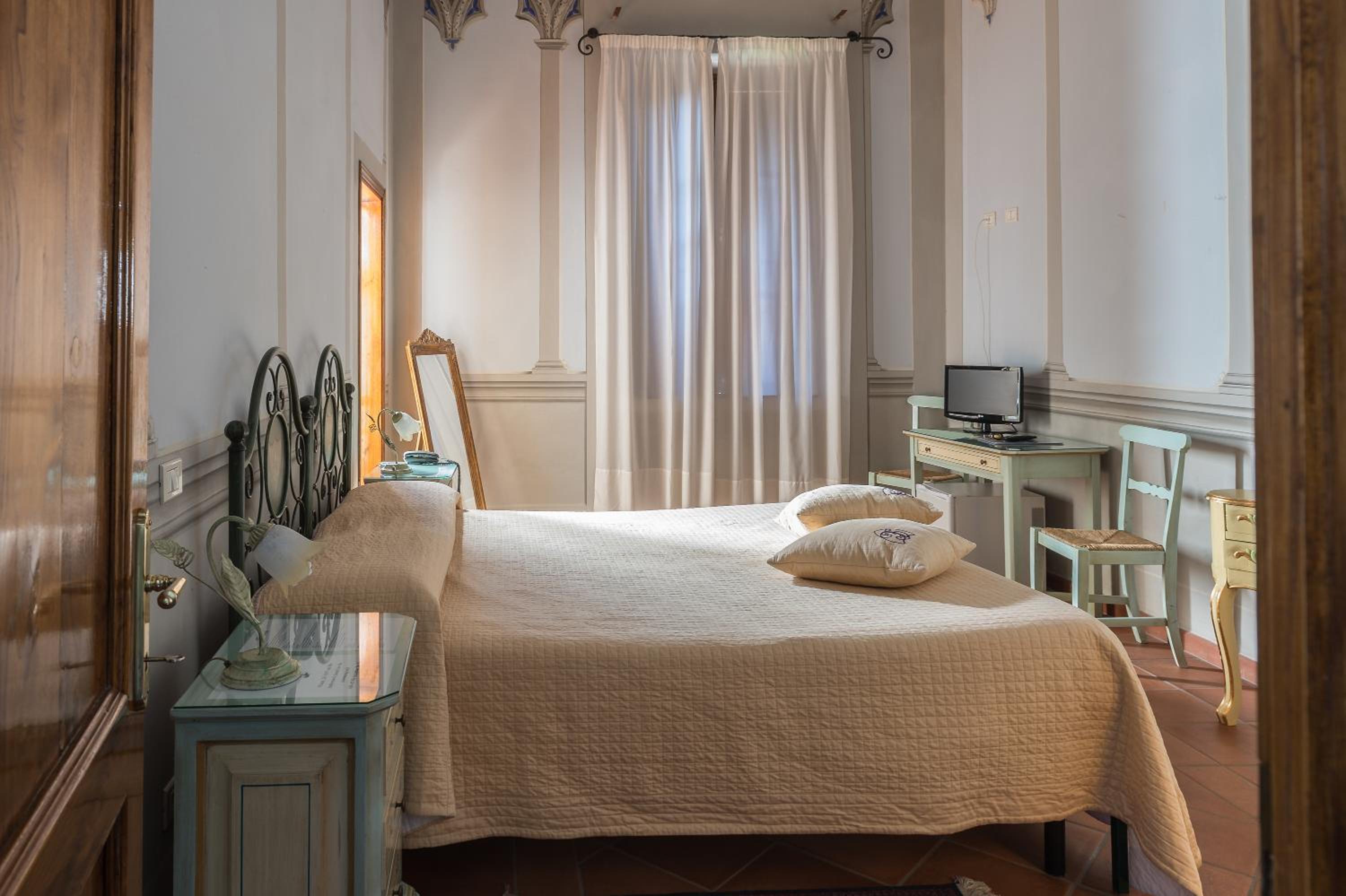Suite - Photo 8